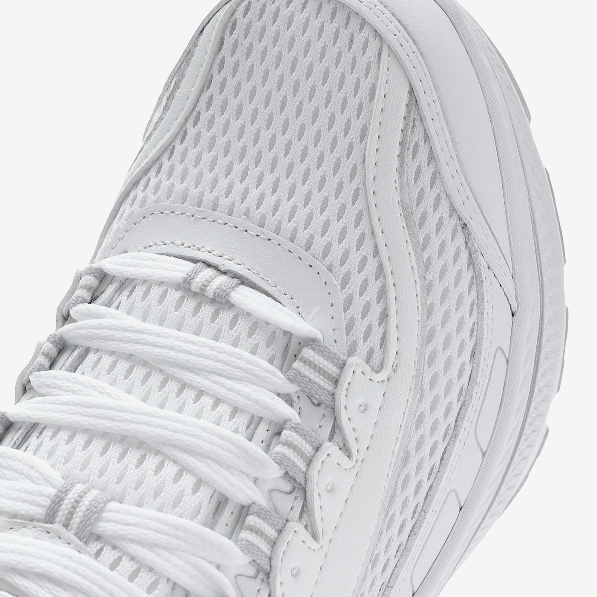 Skechers Go Run Consistent 2.0 Strava Kadın Beyaz Koşu Ayakkabısı