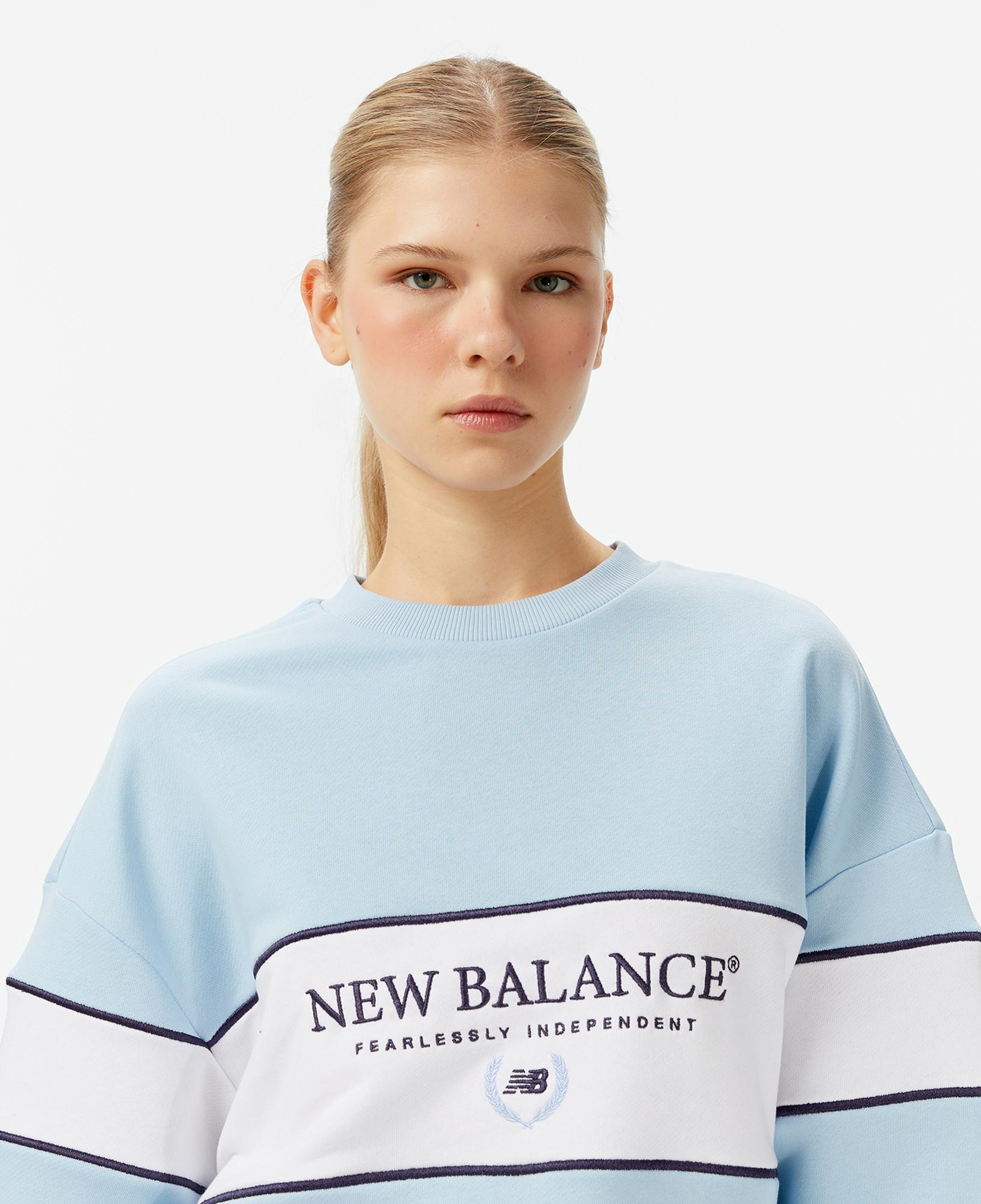 New Balance NB Lifestyle Kadın Mavi Sweatshirt