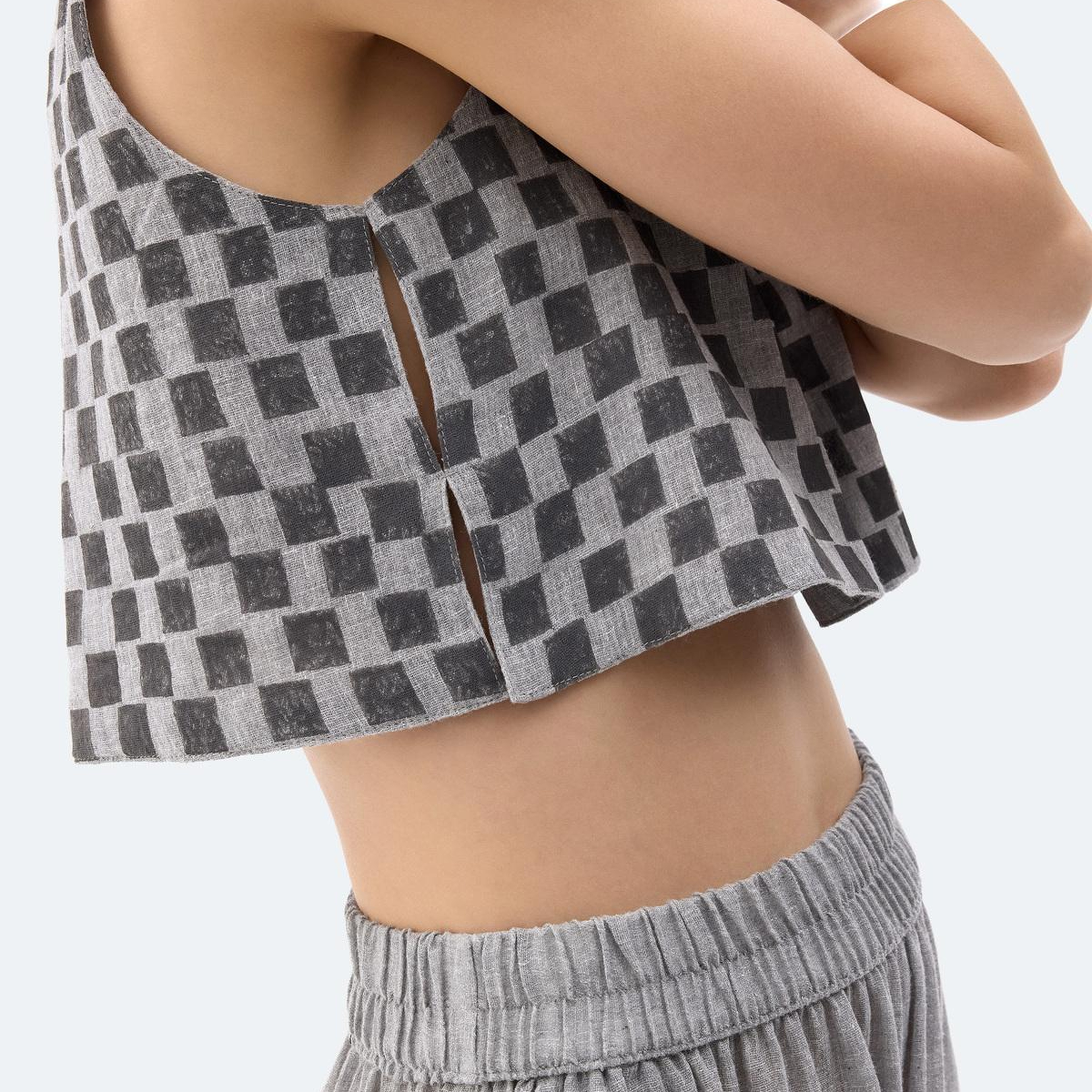 İKİKIZ Dama Desenli Crop Bluz Kadın Gri