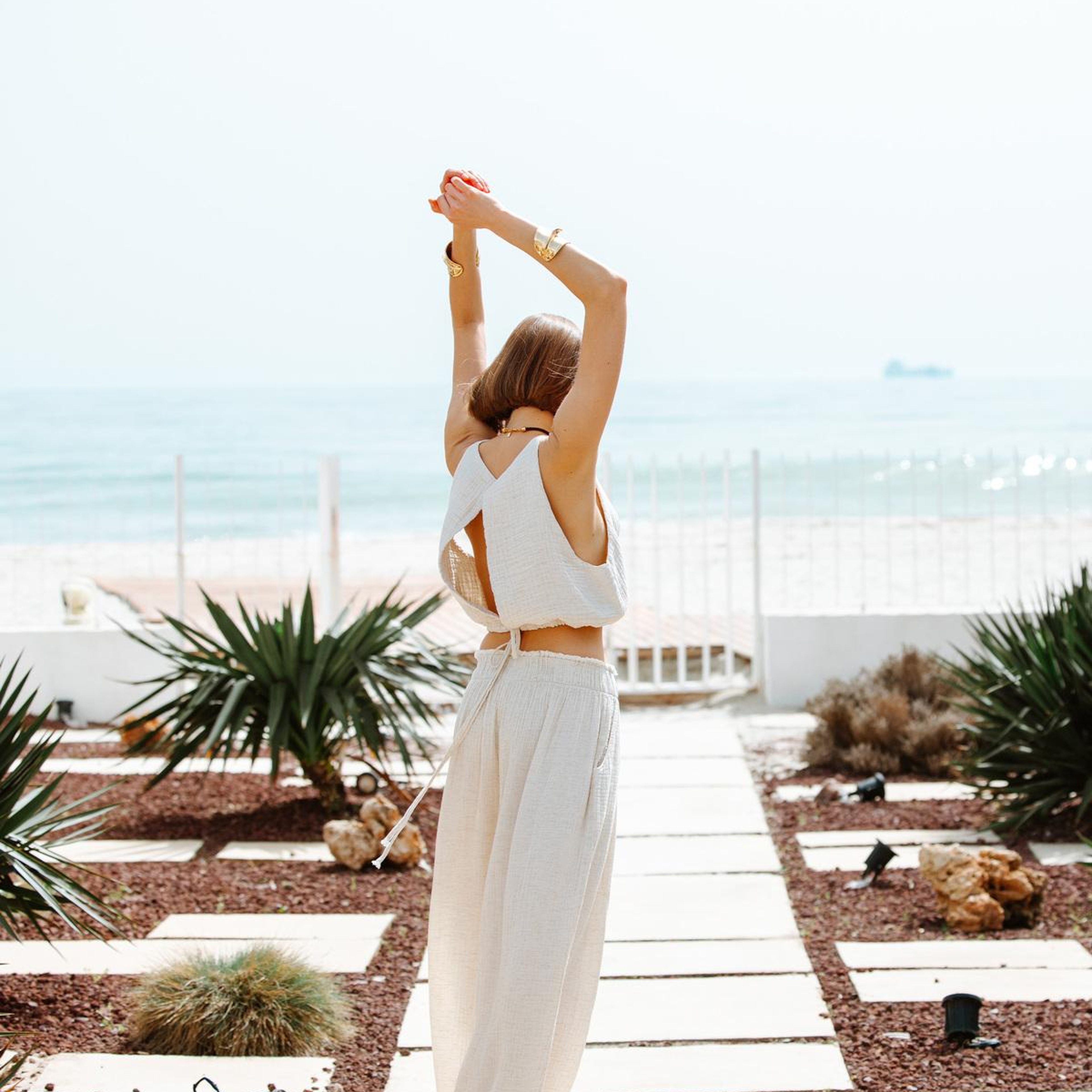 İKİKIZ Crinkle Linen Kolsuz Crop Top Kadın Naturel