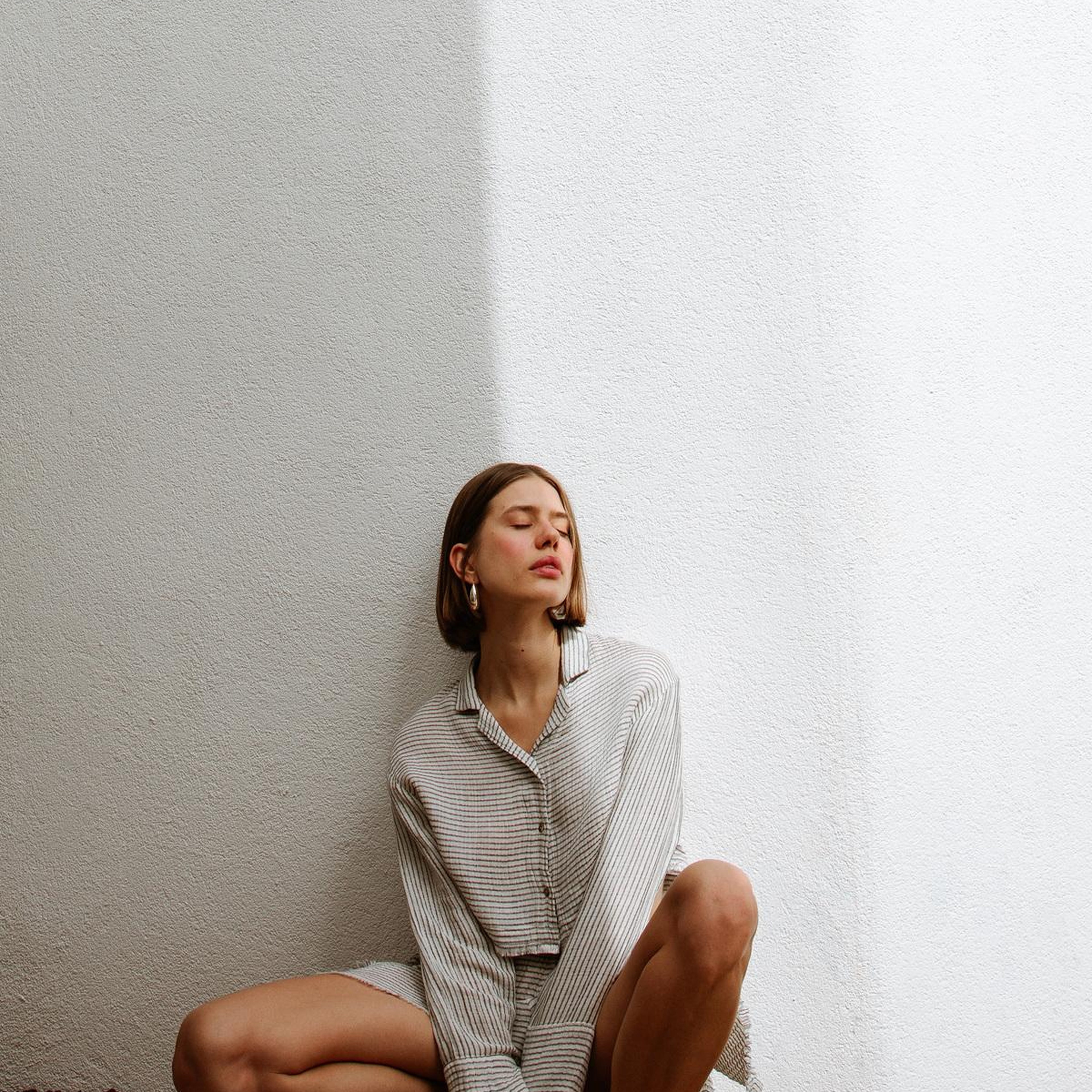 İKİKIZ Siyah Çizgili Kısa Gömlek Kadın Siyah