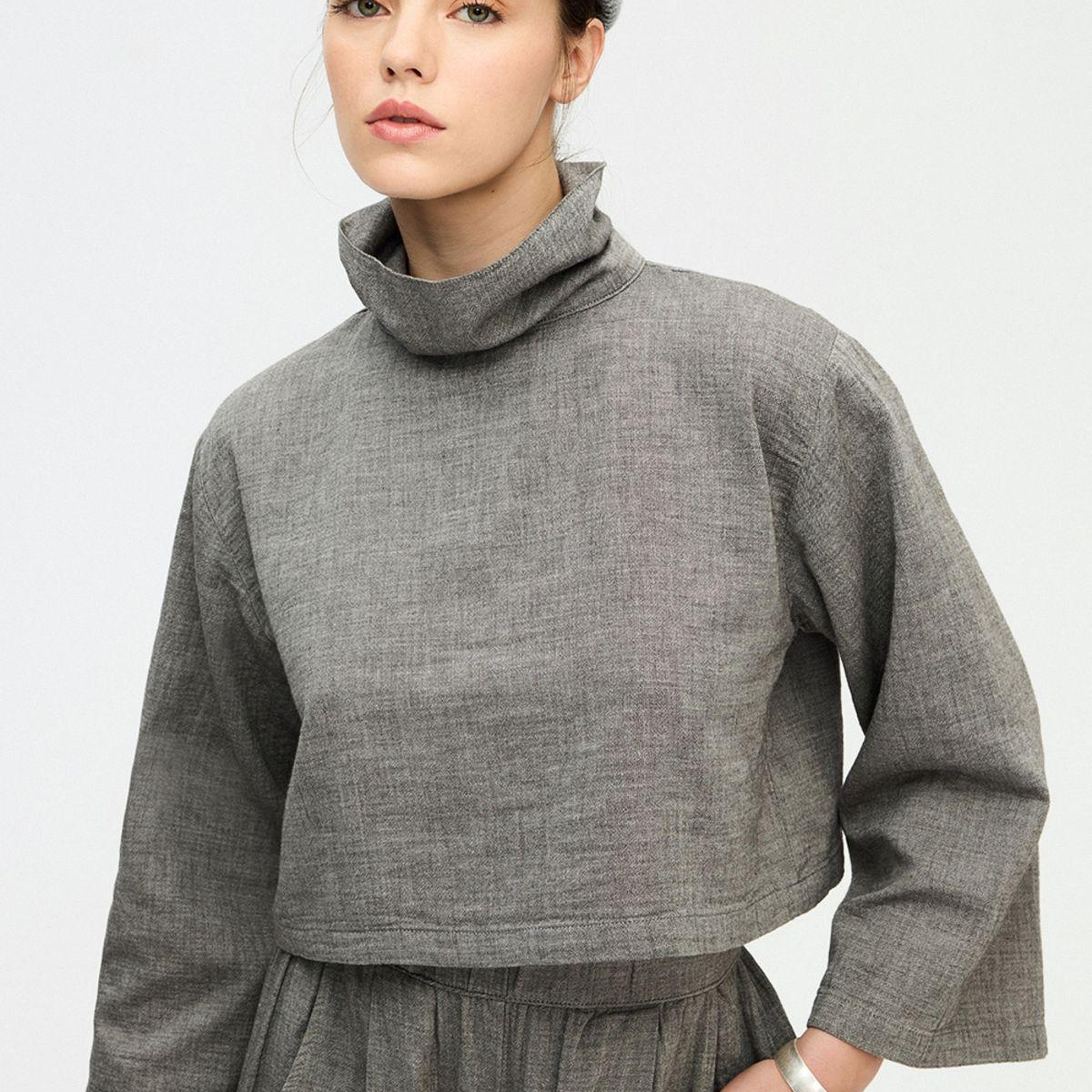 İKİKIZ Gri Boğazlı Crop Bluz