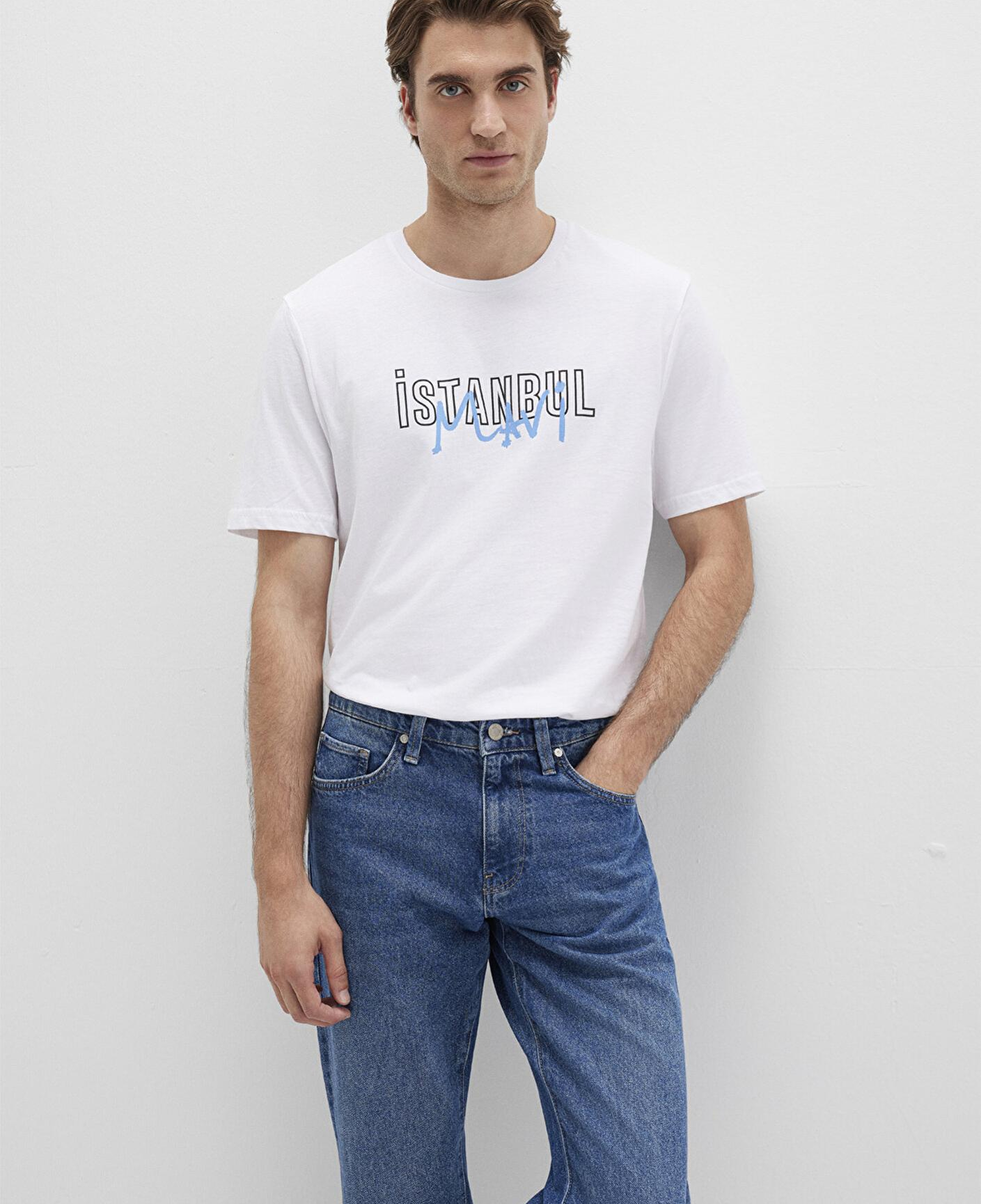 Mavi İstanbul Baskılı Beyaz Tişört Regular Fit / Normal Kesim 067114-620