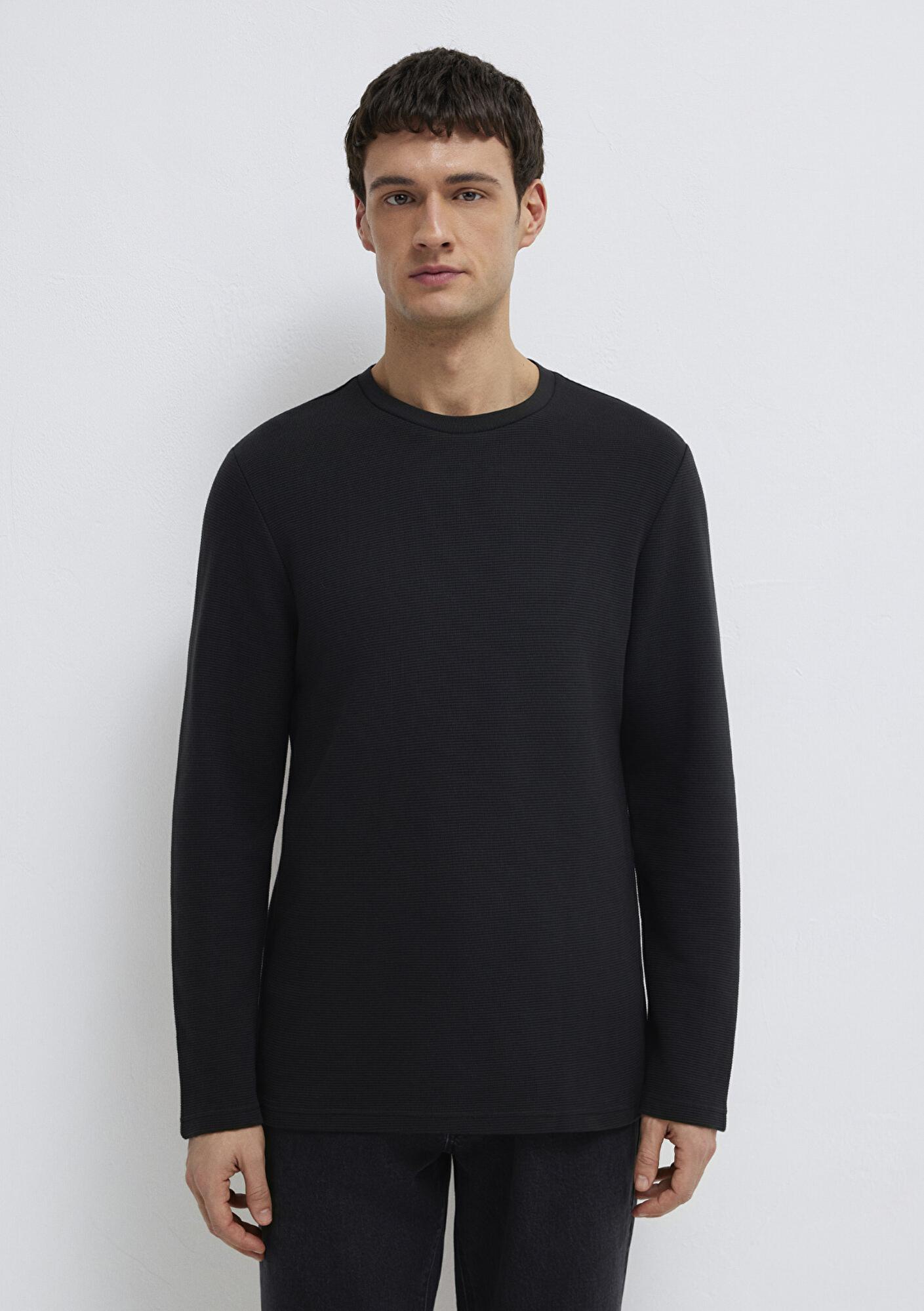 Mavi Uzun Kollu Dokulu Siyah Tişört Slim Fit / Dar Kesim 064622-21842