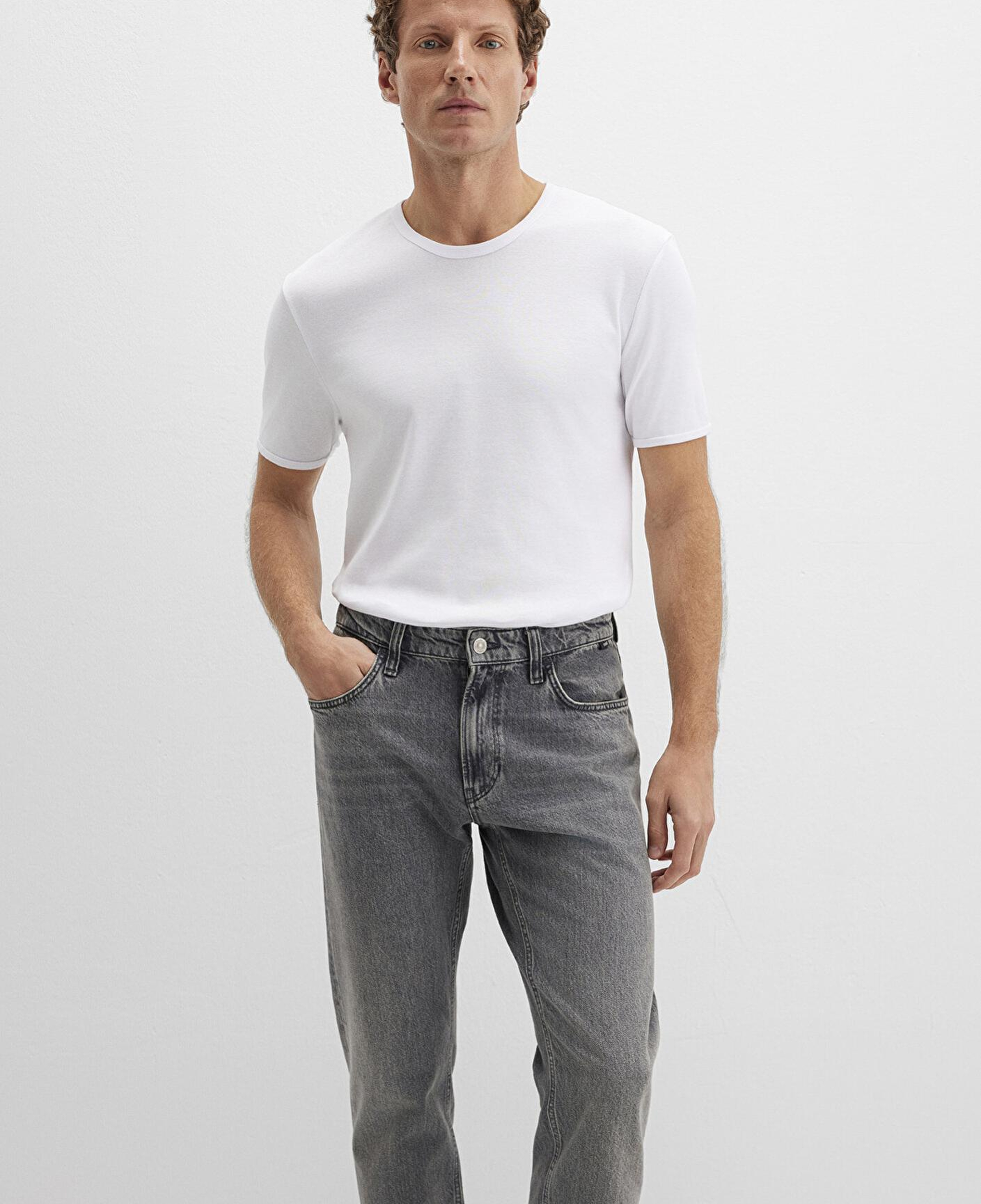 Mavi Ribana Detaylı Beyaz Tişört Fitted / Vücuda Oturan Kesim 063747-620