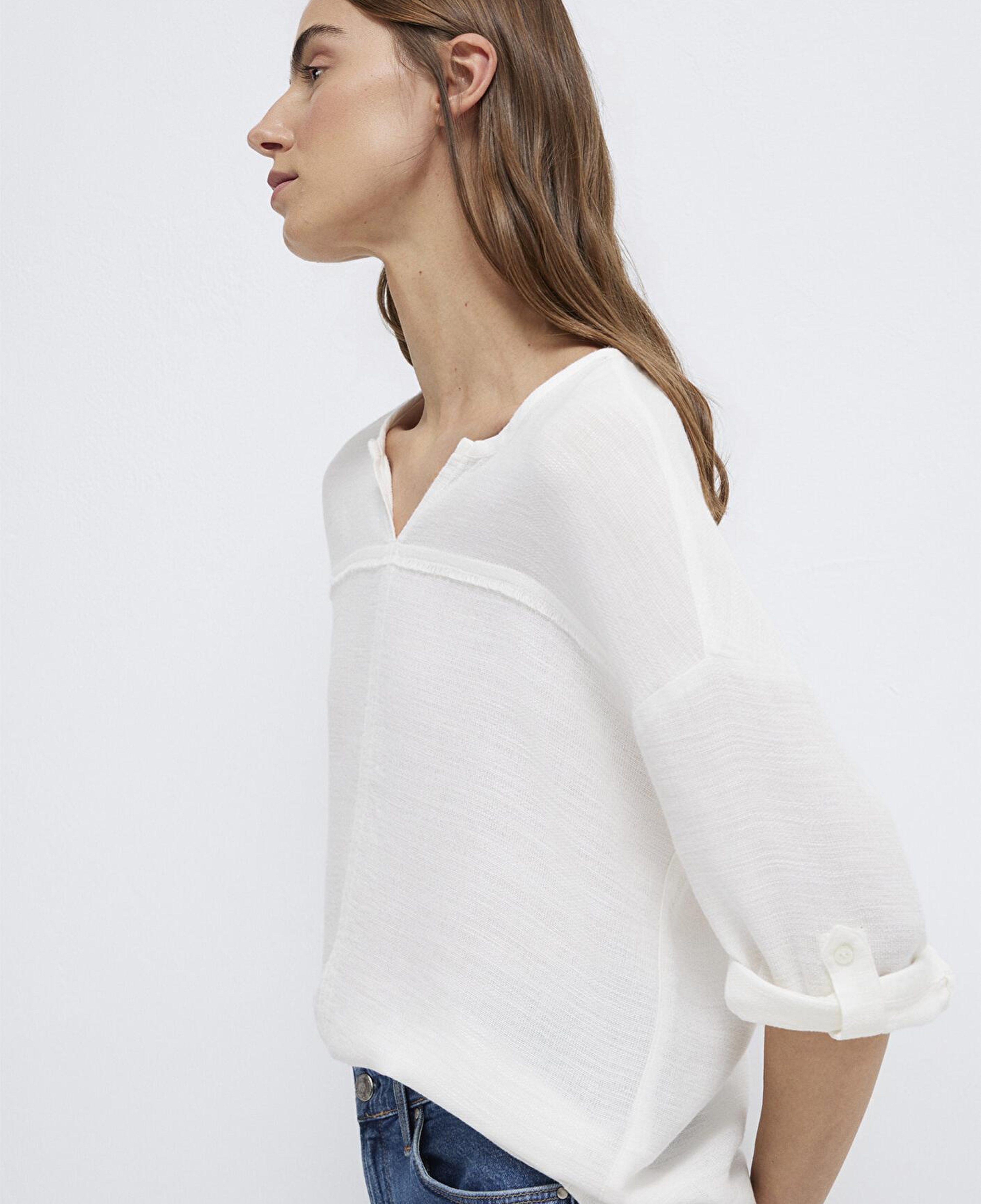 Mavi V Yaka Beyaz Bluz 121357-22937