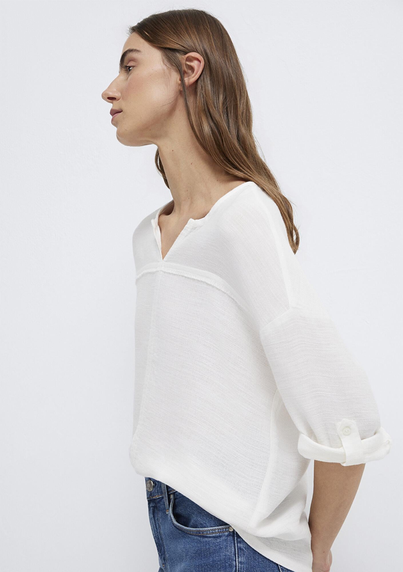 Mavi V Yaka Beyaz Bluz 121357-22937