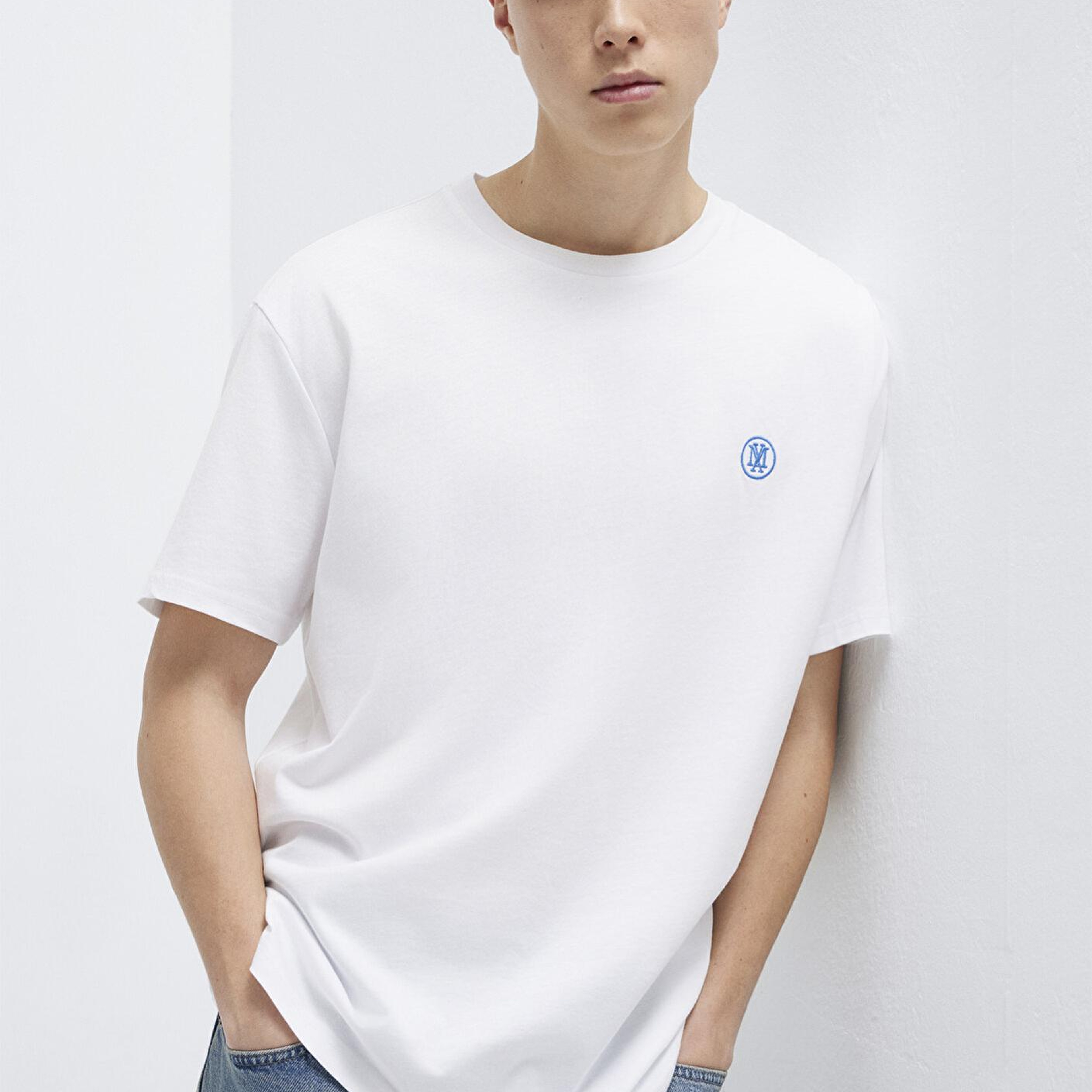 Mavi Mavi Logo İşlemeli Beyaz Basic Tişört Loose Fit / Bol Rahat Kesim 067074-620