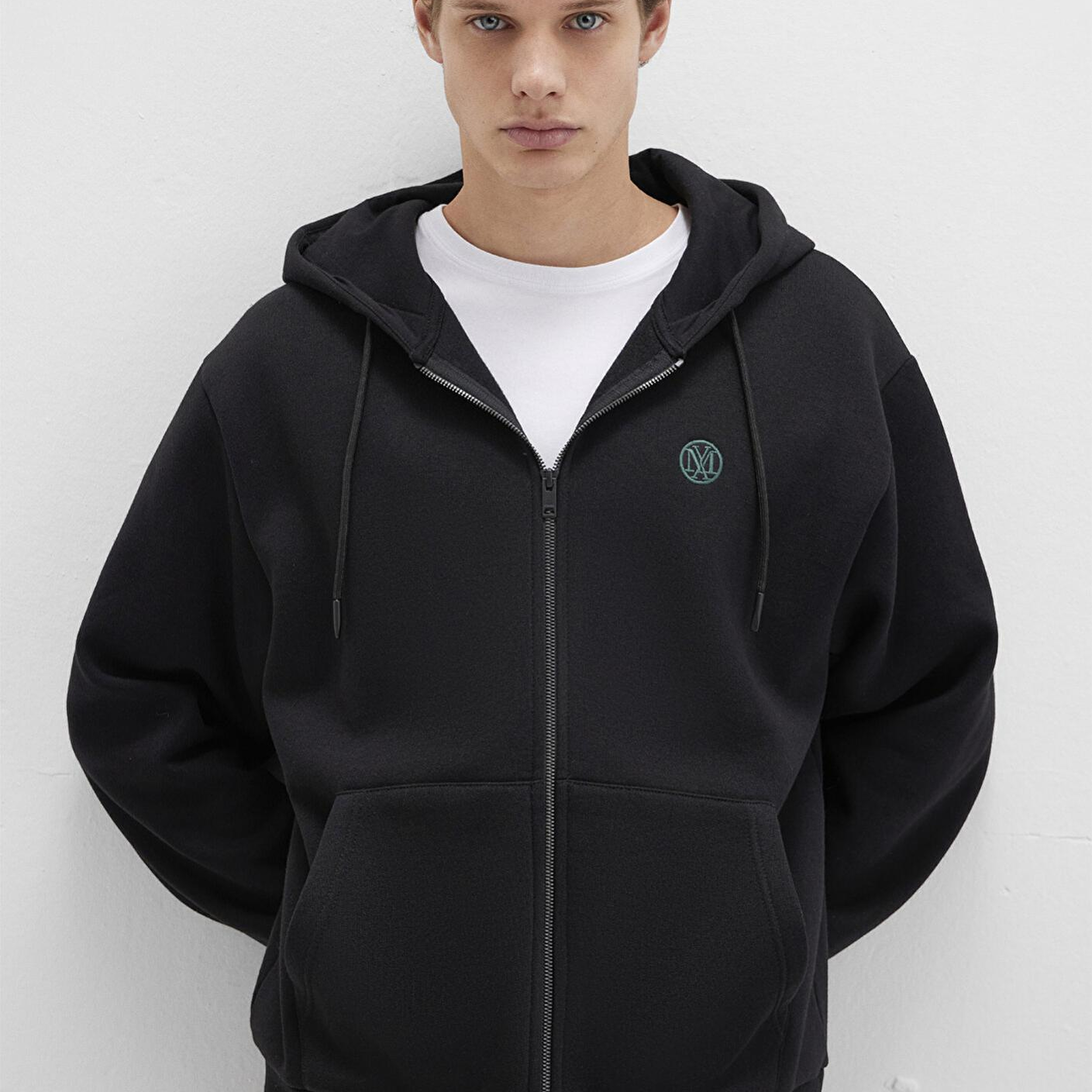 Mavi Mühür Logo Nakışlı Kapüşonlu Fermuarlı Siyah Sweatshirt 066979-900