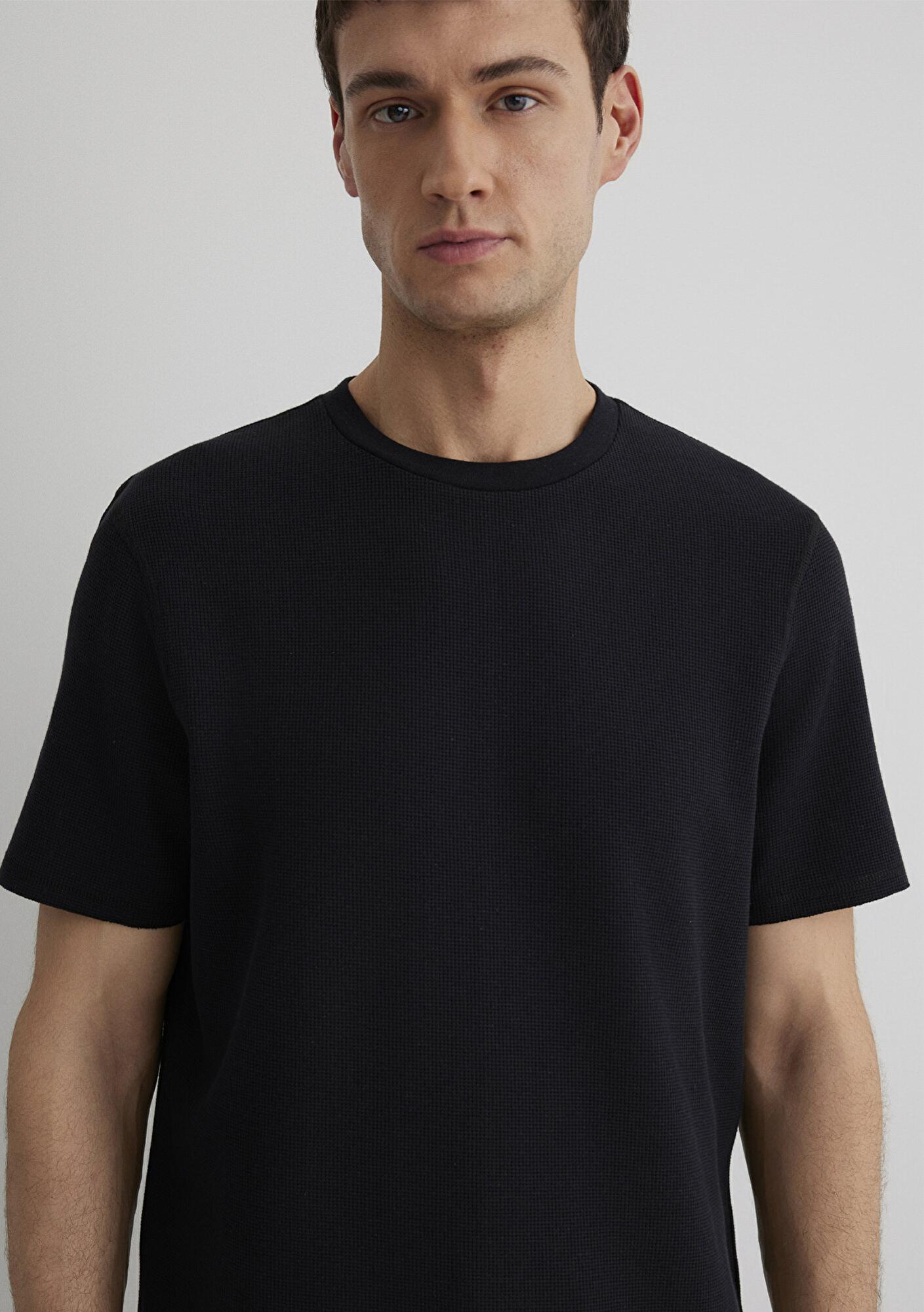 Mavi Dokulu Siyah Basic Tişört Regular Fit / Normal Kesim 0610277-900