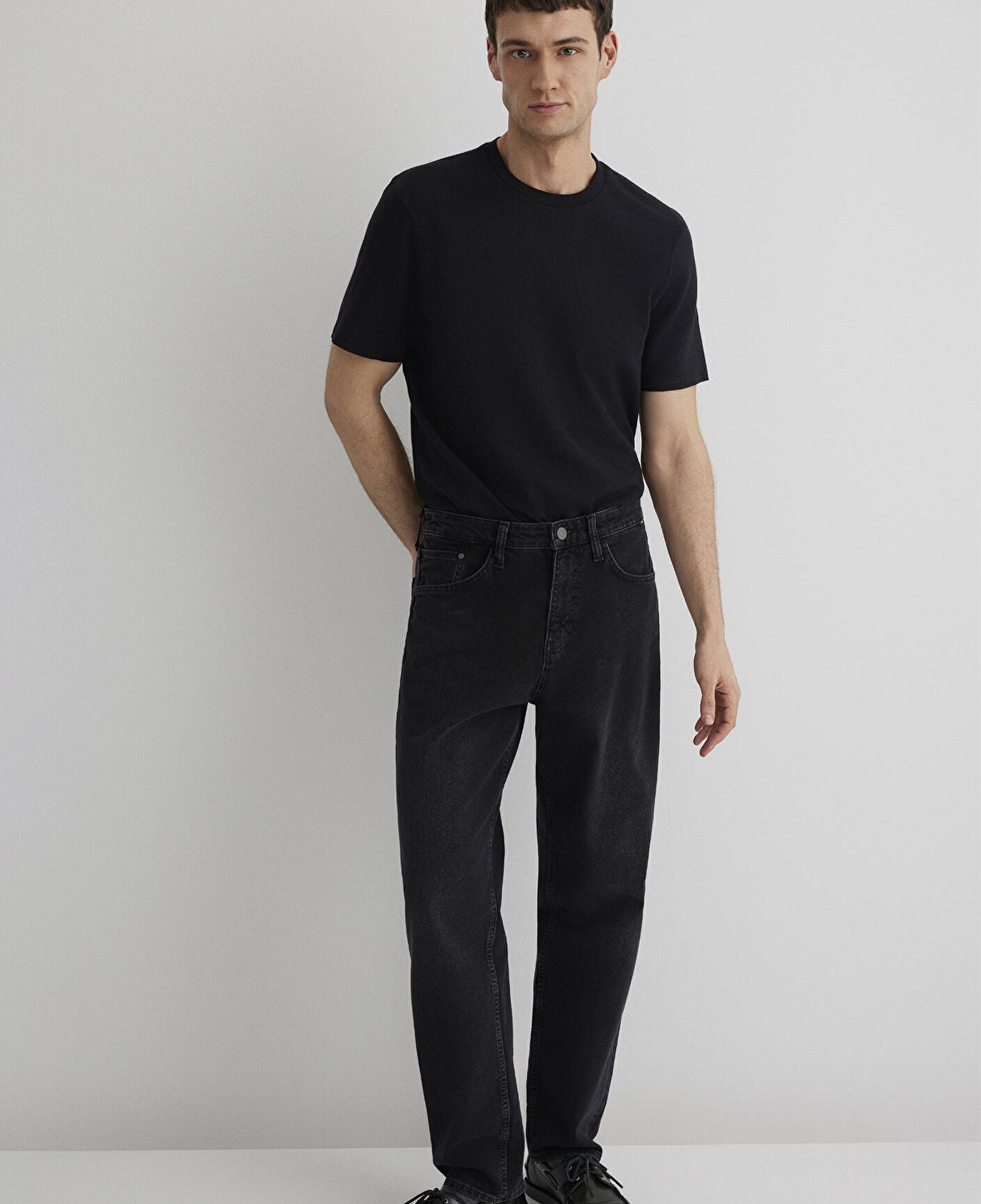 Mavi Dokulu Siyah Basic Tişört Regular Fit / Normal Kesim 0610277-900