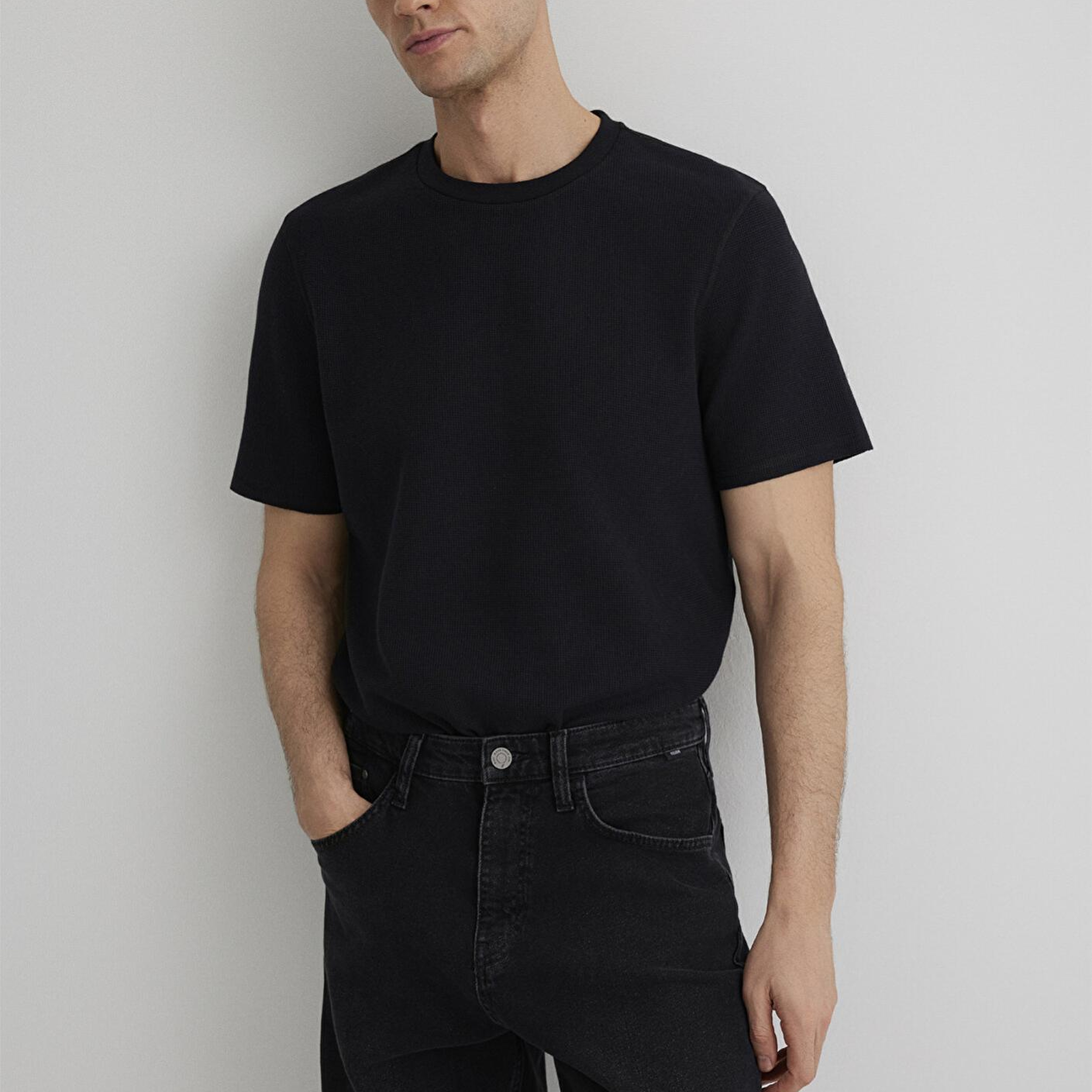 Mavi Dokulu Siyah Basic Tişört Regular Fit / Normal Kesim 0610277-900