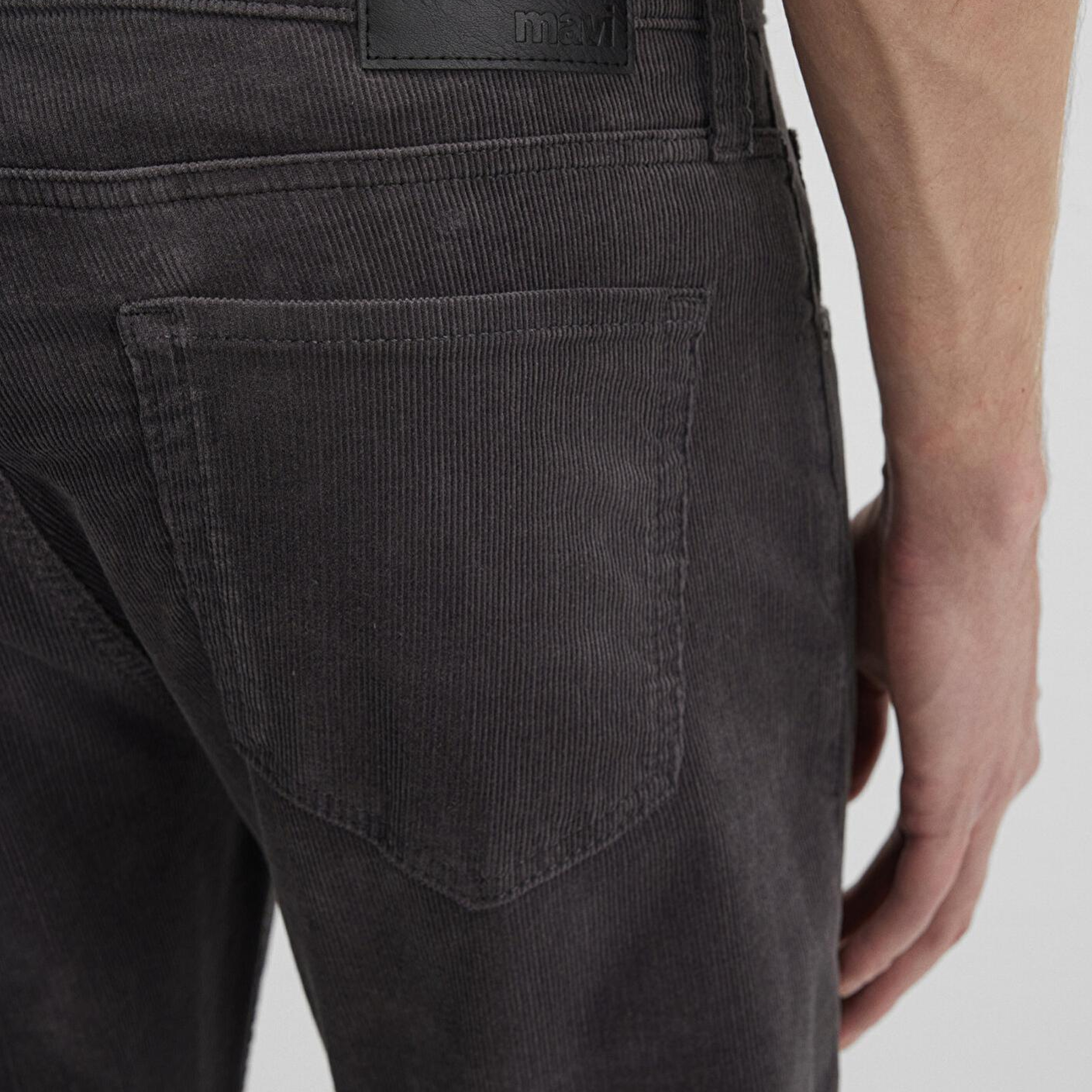 Mavi Marcus Koyu Gri Kadife Pantolon 0035182643