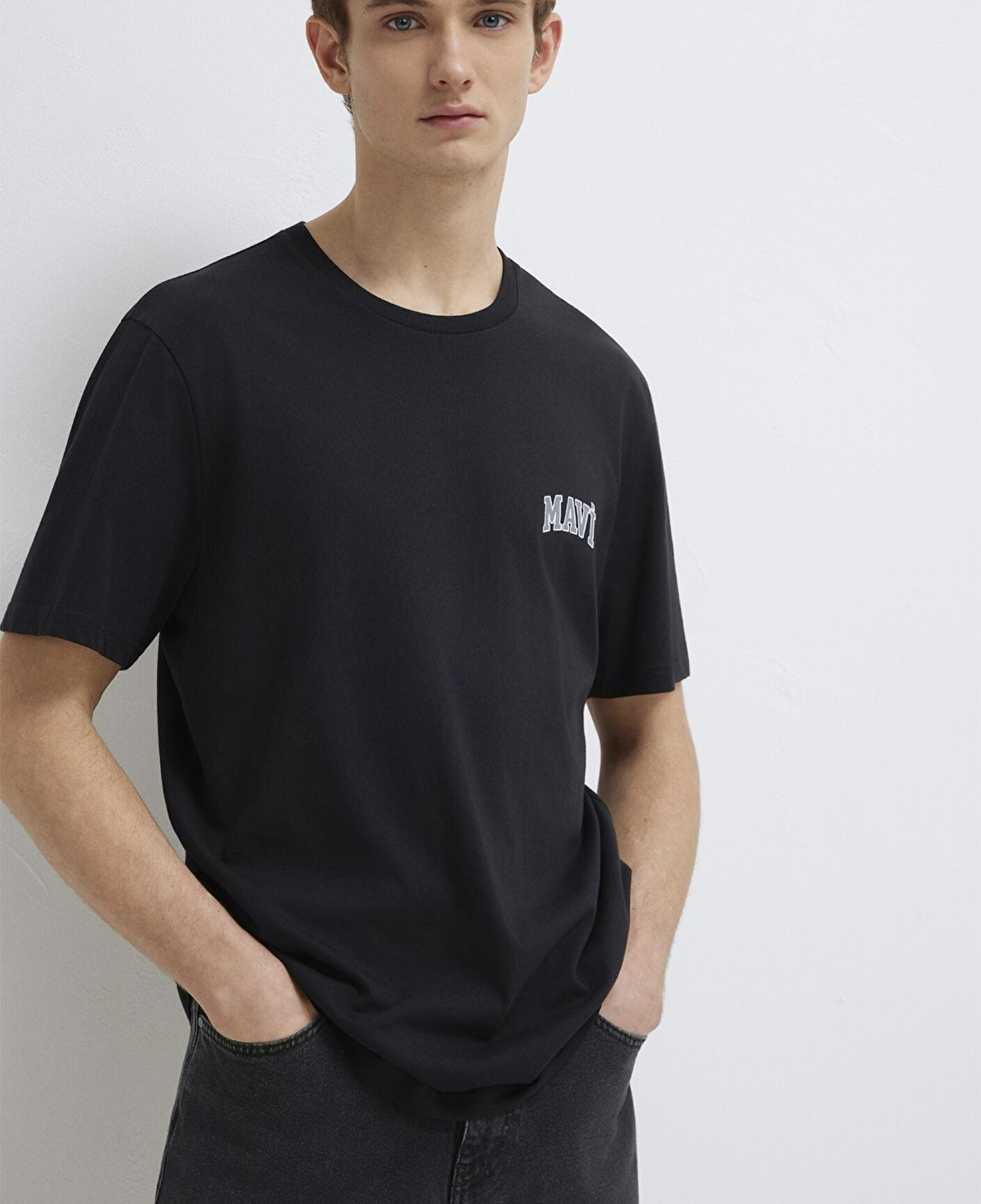 Mavi Mavi Logo Baskılı Siyah Tişört Regular Fit / Normal Kesim 0611714-900
