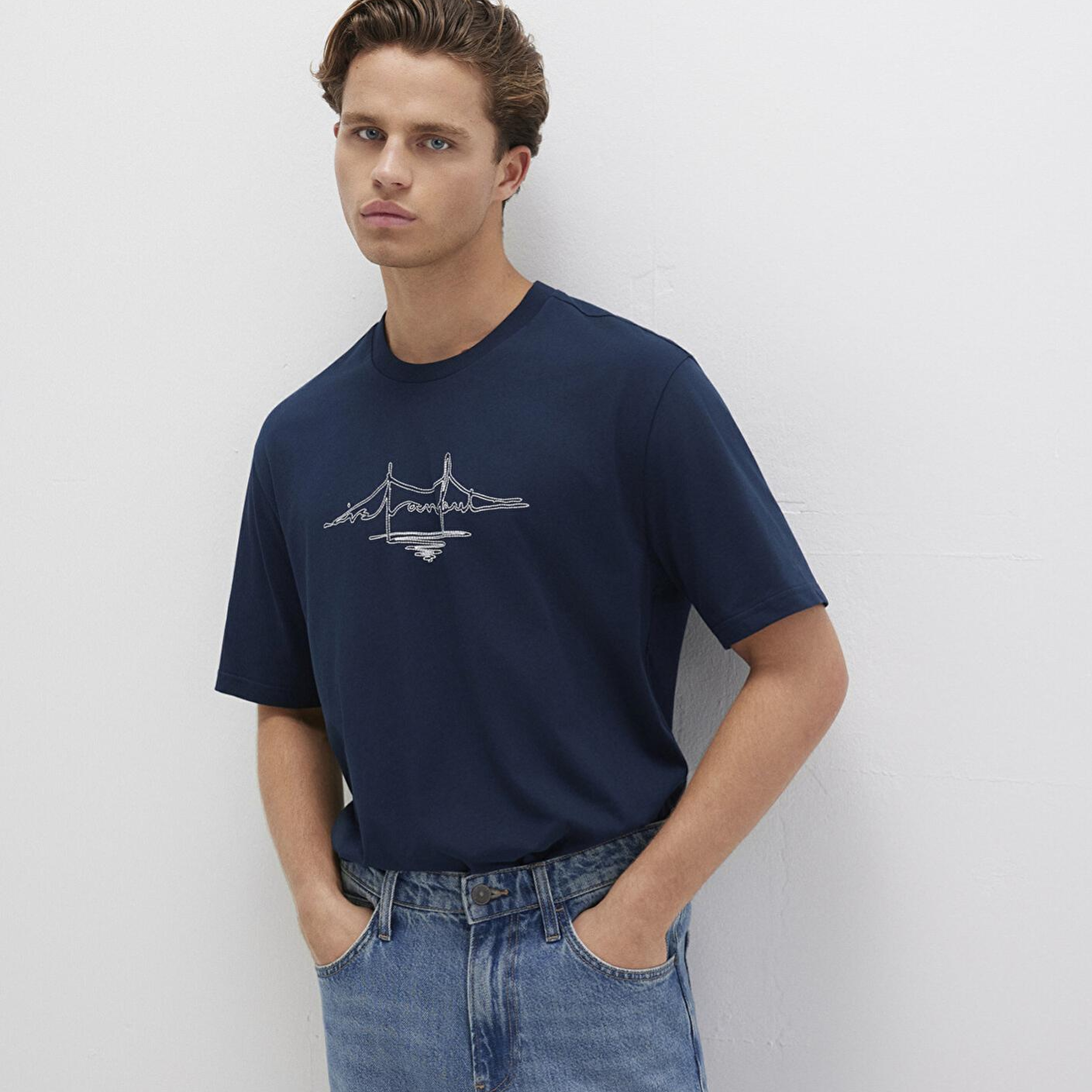 Mavi İstanbul Baskılı Lacivert Tişört Loose Fit / Bol Rahat Kesim 0611881-70490