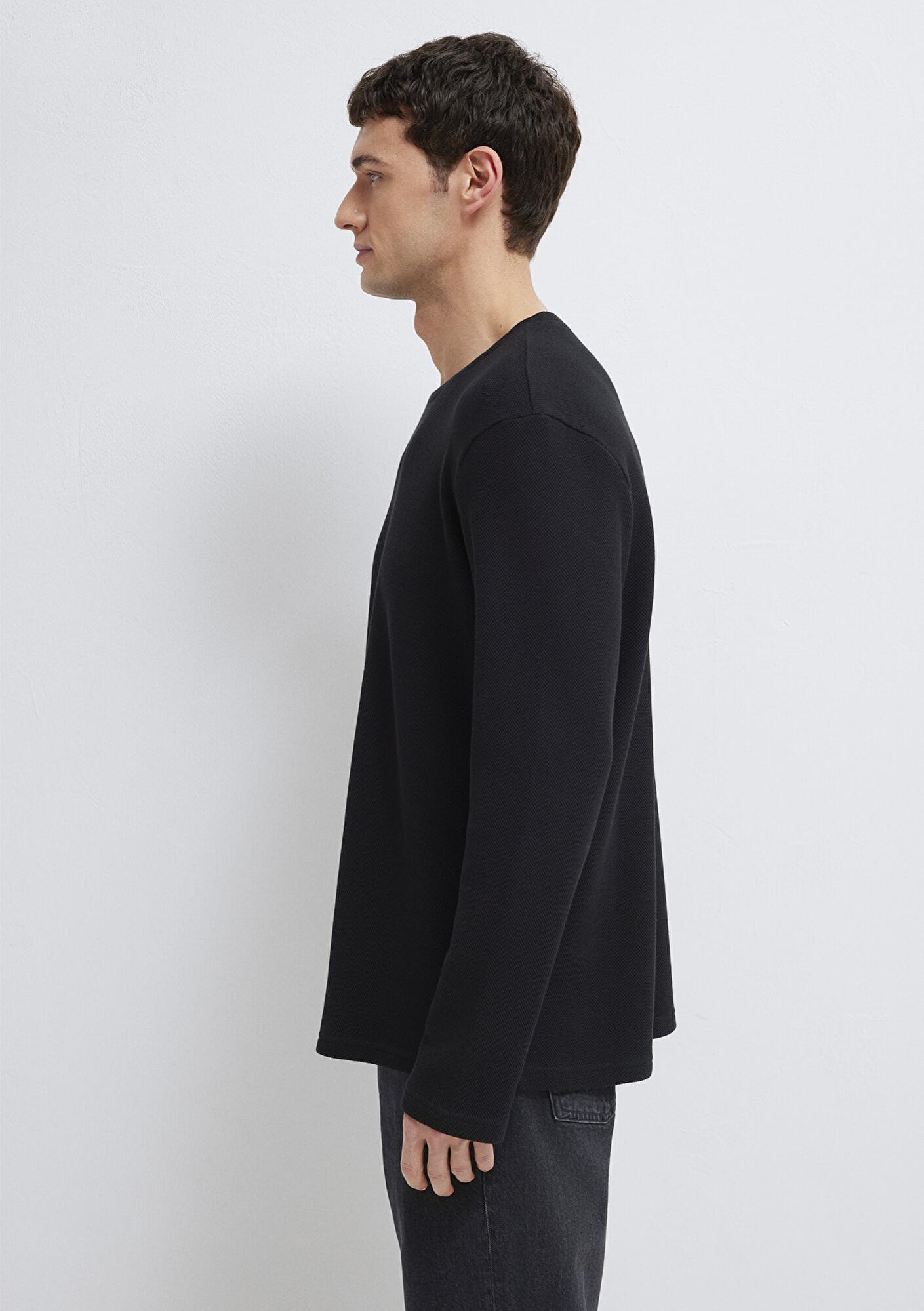 Mavi Uzun Kollu Siyah Basic Tişört Regular Fit / Normal Kesim 0611925-900