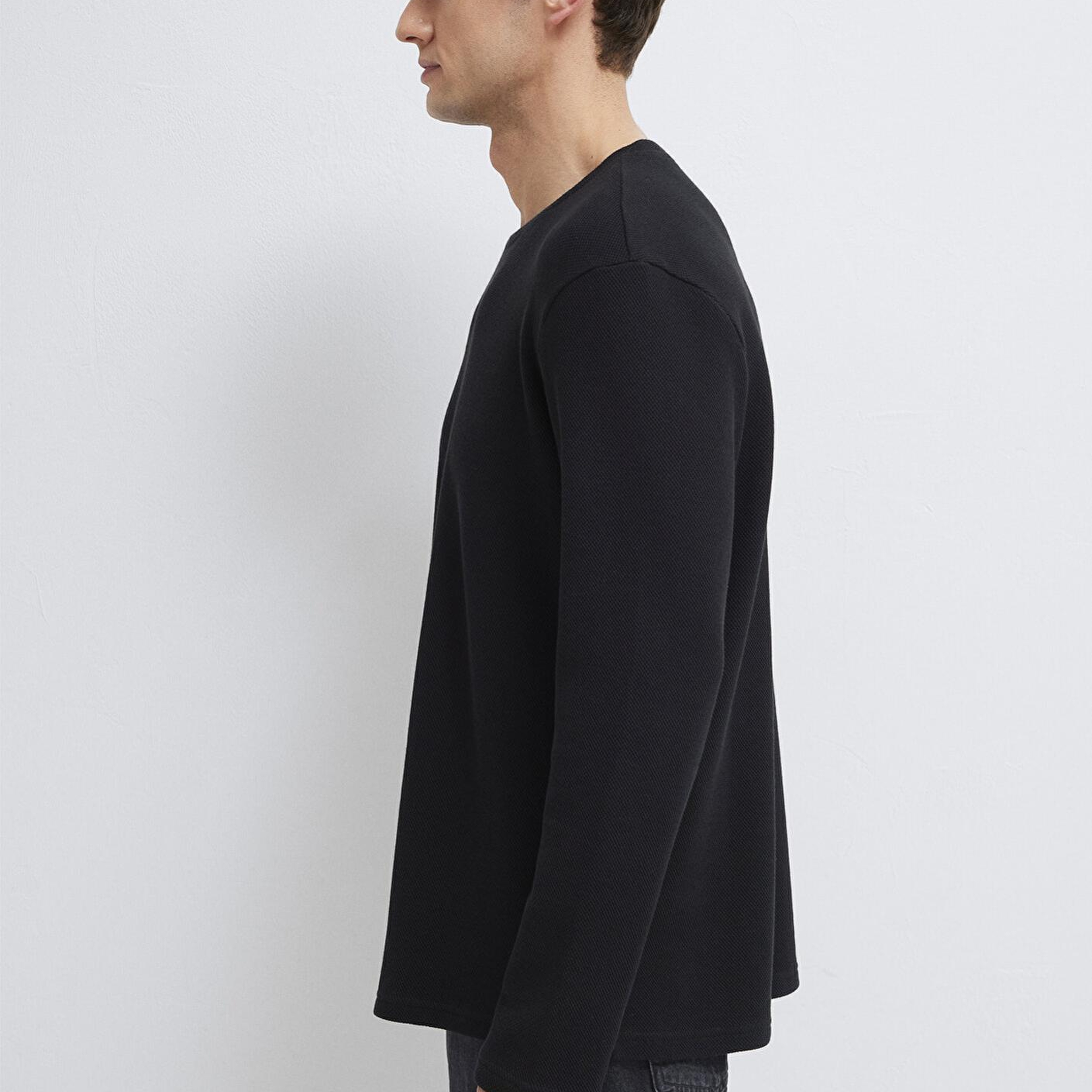 Mavi Uzun Kollu Siyah Basic Tişört Regular Fit / Normal Kesim 0611925-900