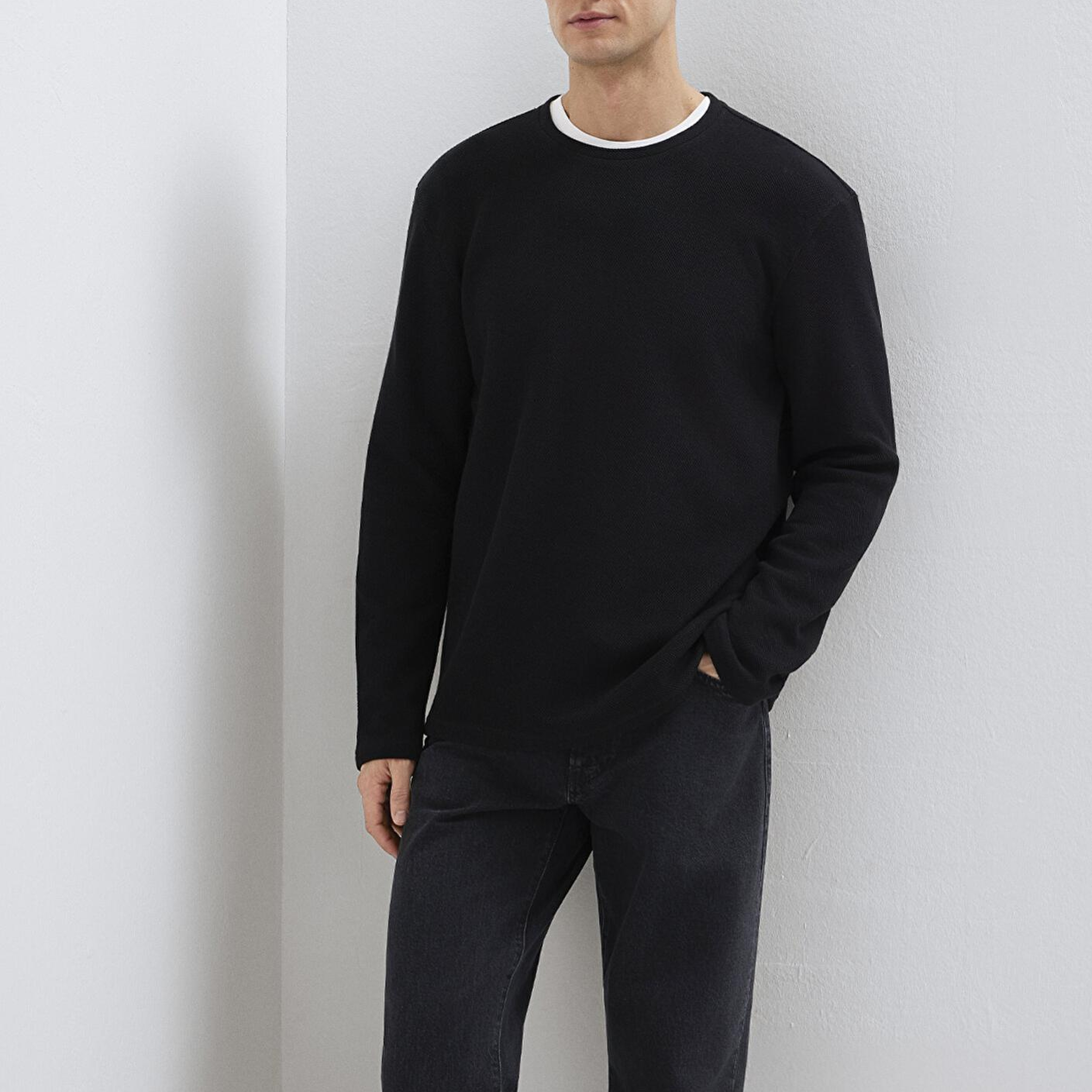 Mavi Uzun Kollu Siyah Basic Tişört Regular Fit / Normal Kesim 0611925-900