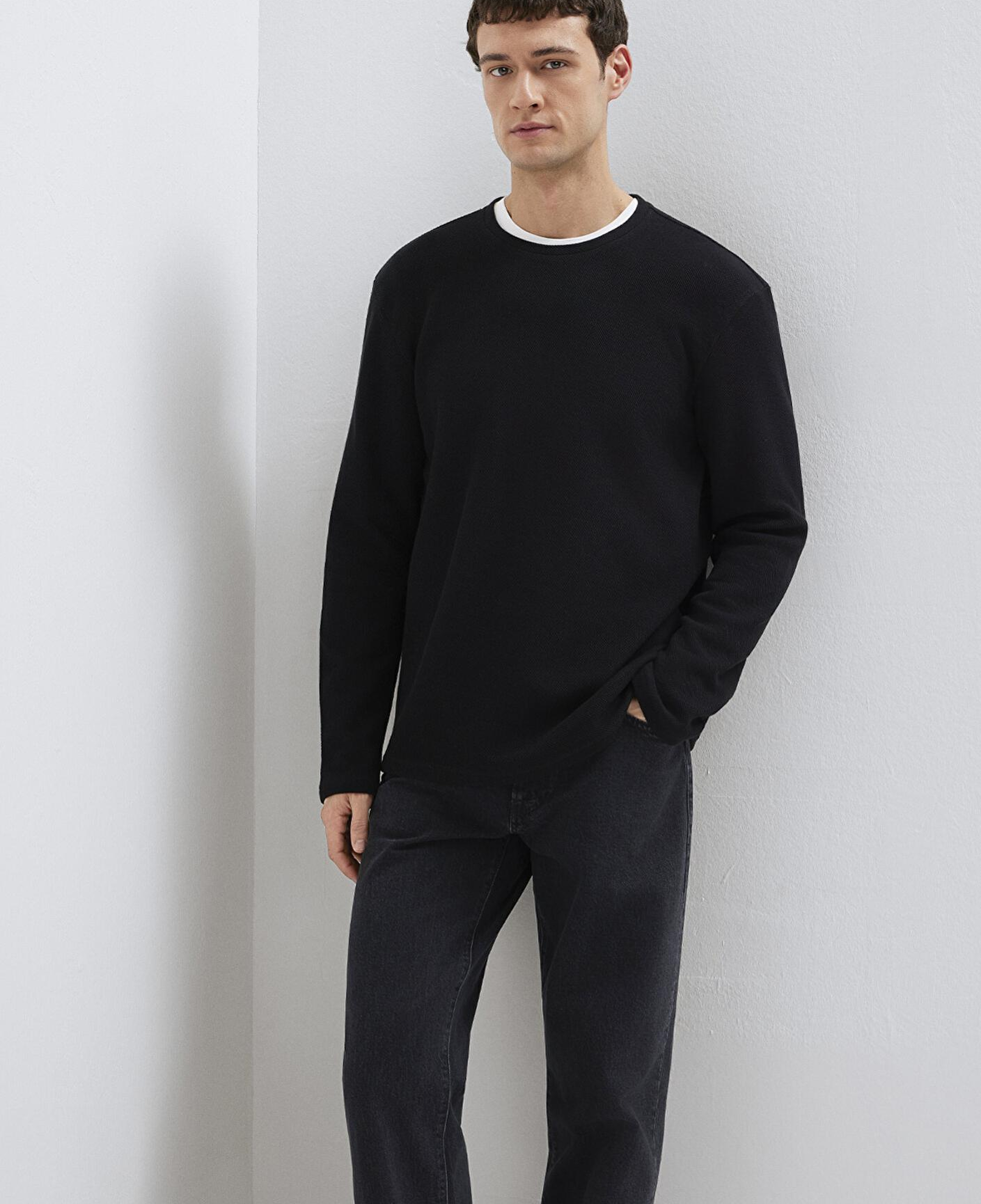 Mavi Uzun Kollu Siyah Basic Tişört Regular Fit / Normal Kesim 0611925-900