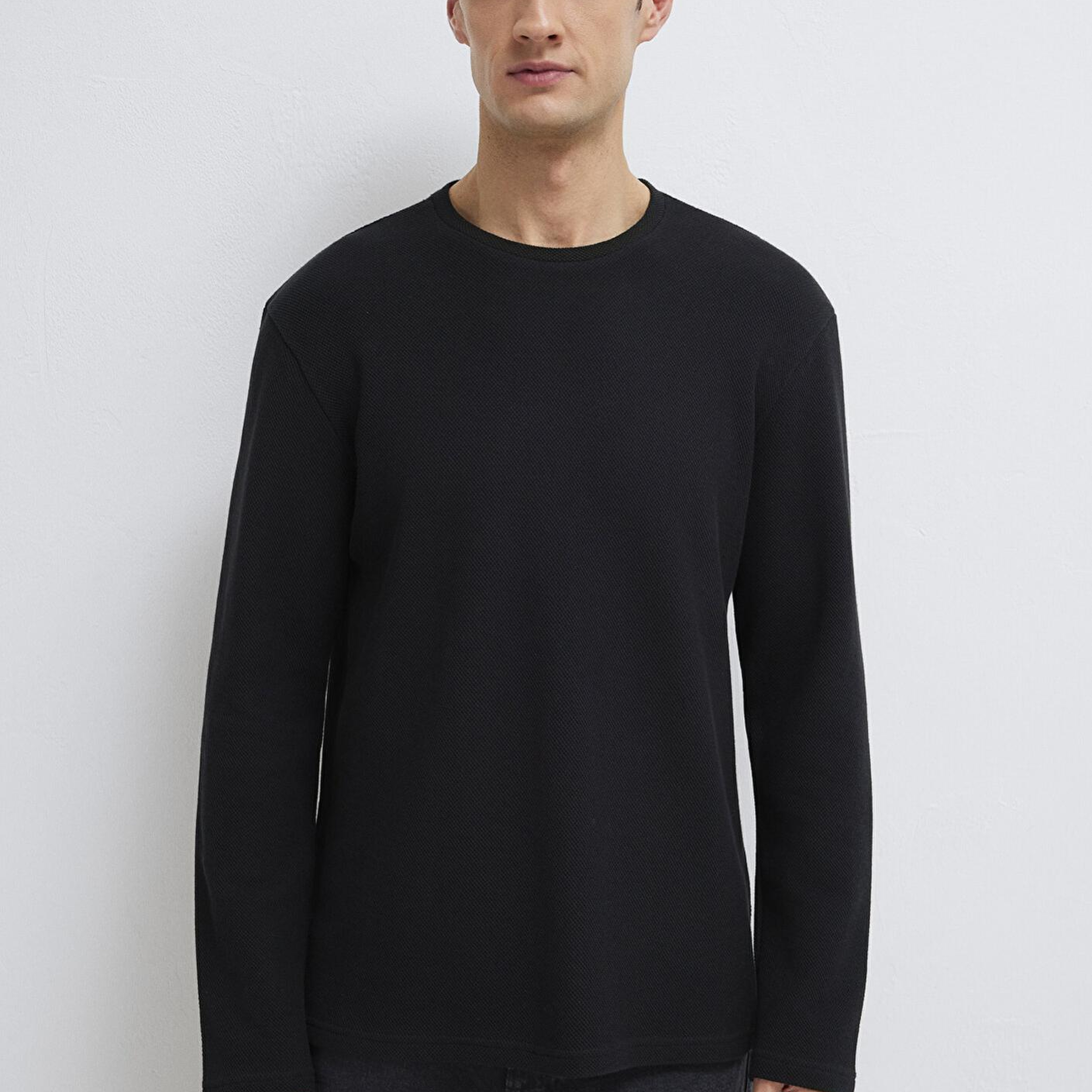 Mavi Uzun Kollu Siyah Basic Tişört Regular Fit / Normal Kesim 0611925-900