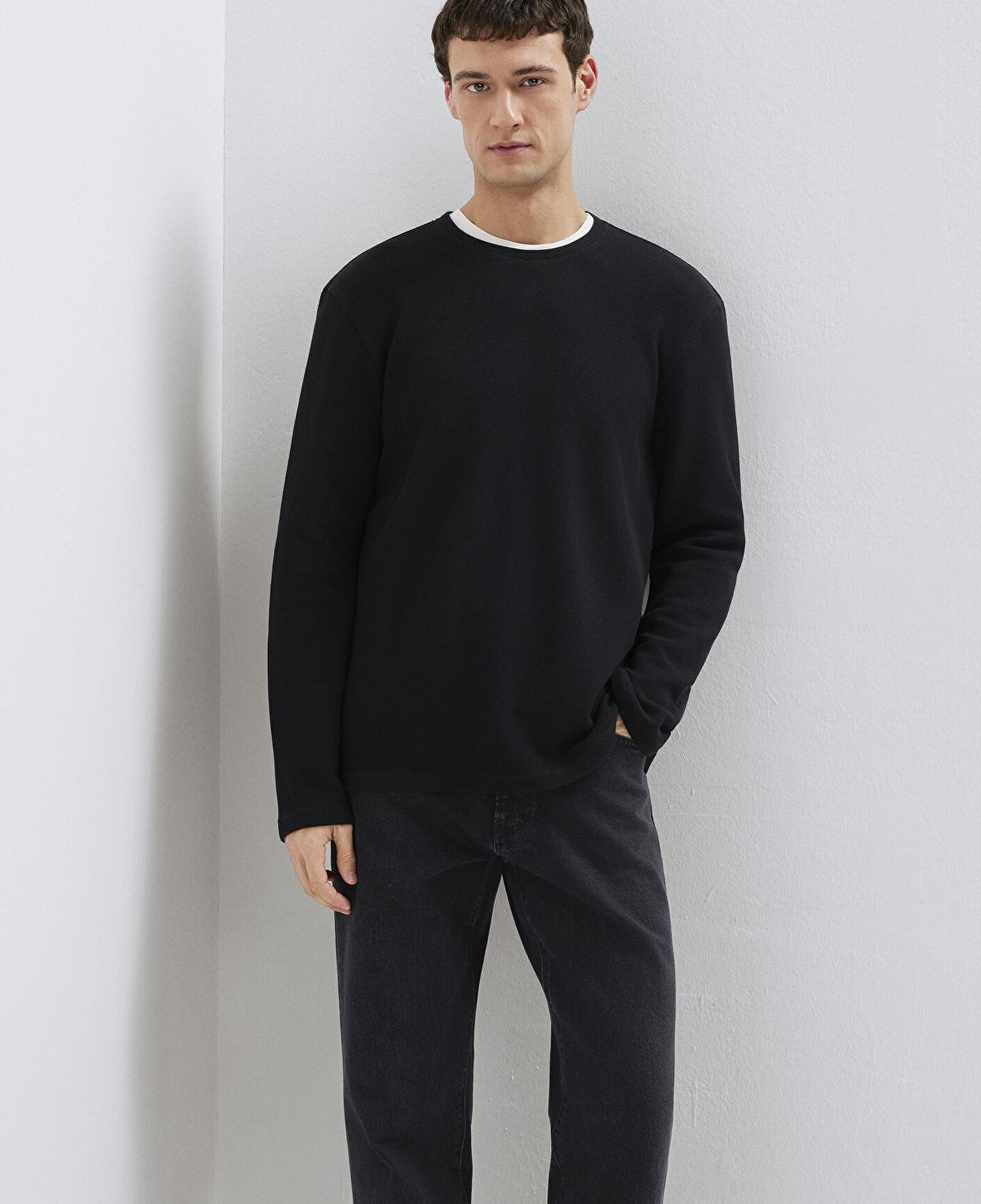 Mavi Uzun Kollu Siyah Basic Tişört Regular Fit / Normal Kesim 0611925-900