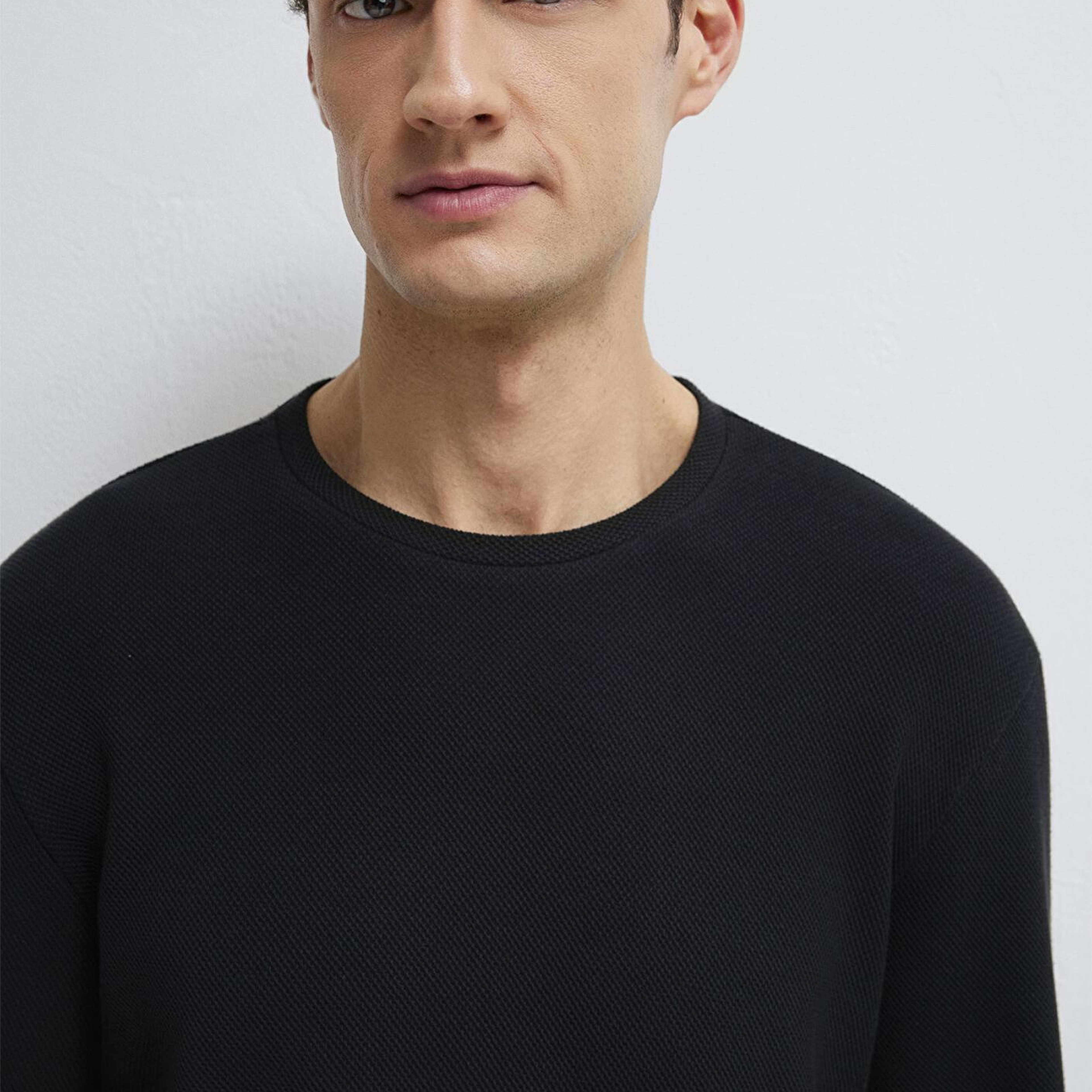 Mavi Uzun Kollu Siyah Basic Tişört Regular Fit / Normal Kesim 0611925-900