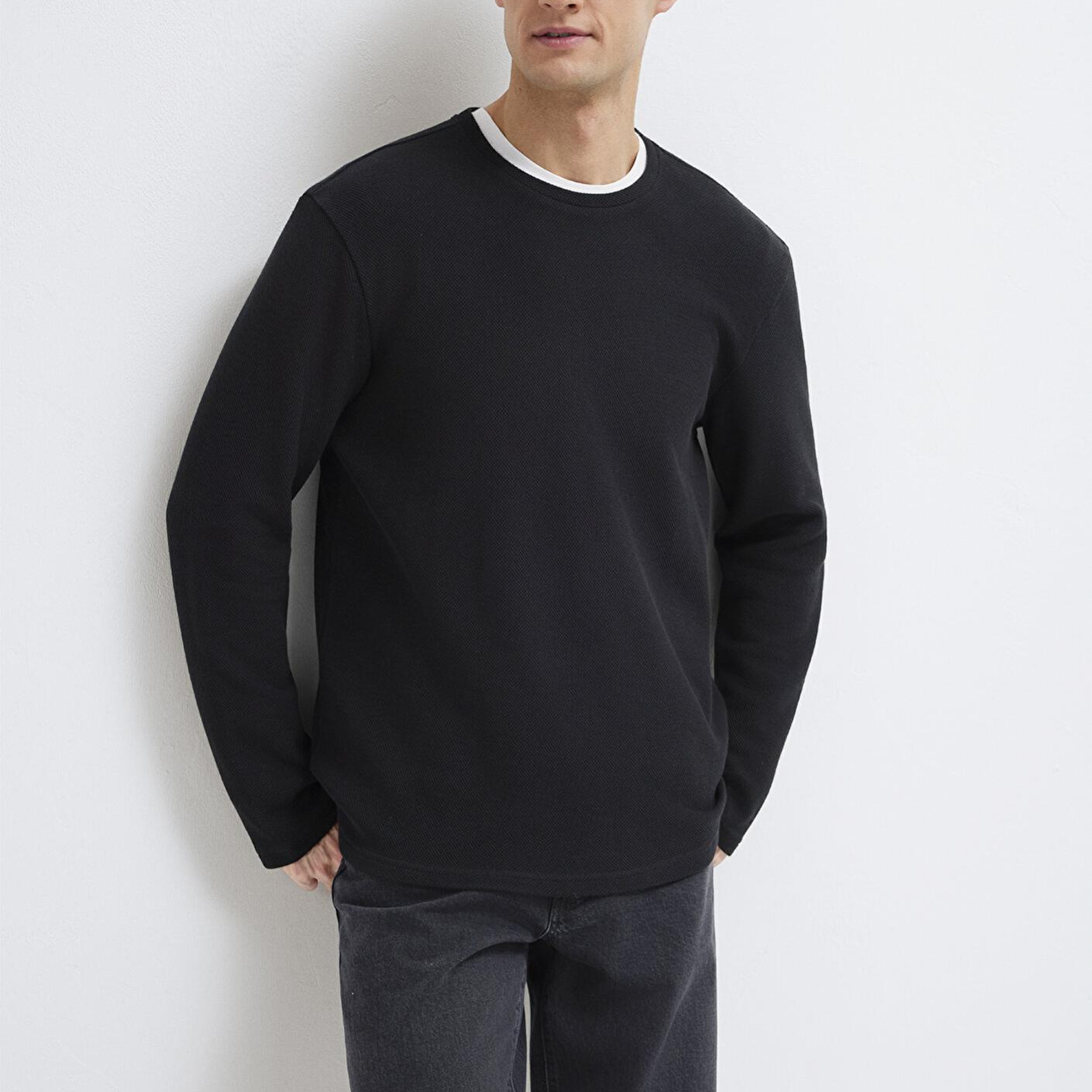 Mavi Uzun Kollu Siyah Basic Tişört Regular Fit / Normal Kesim 0611925-900