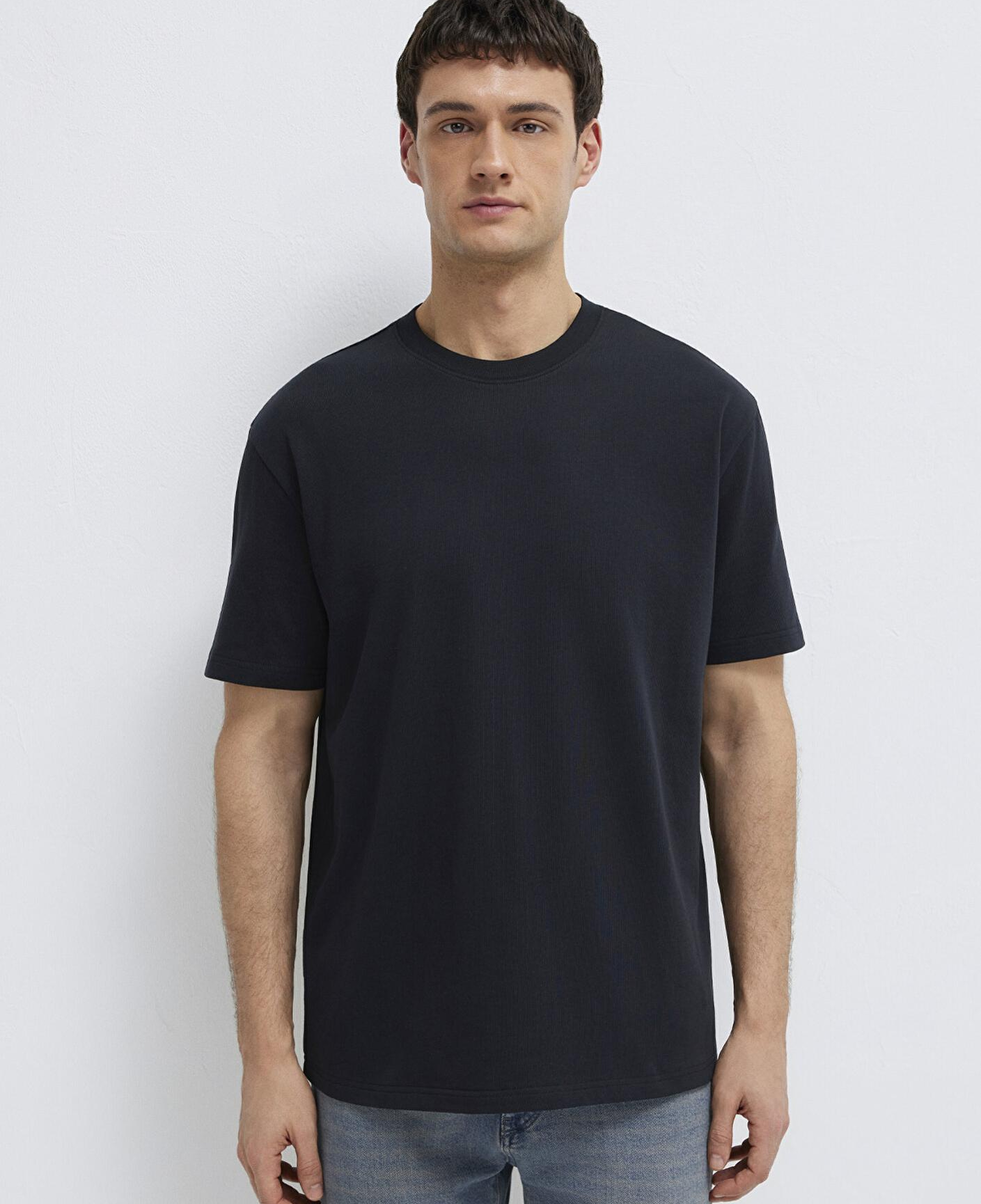 Mavi Bisiklet Yaka Siyah Basic Tişört Loose Fit / Bol Rahat Kesim 0611596-900