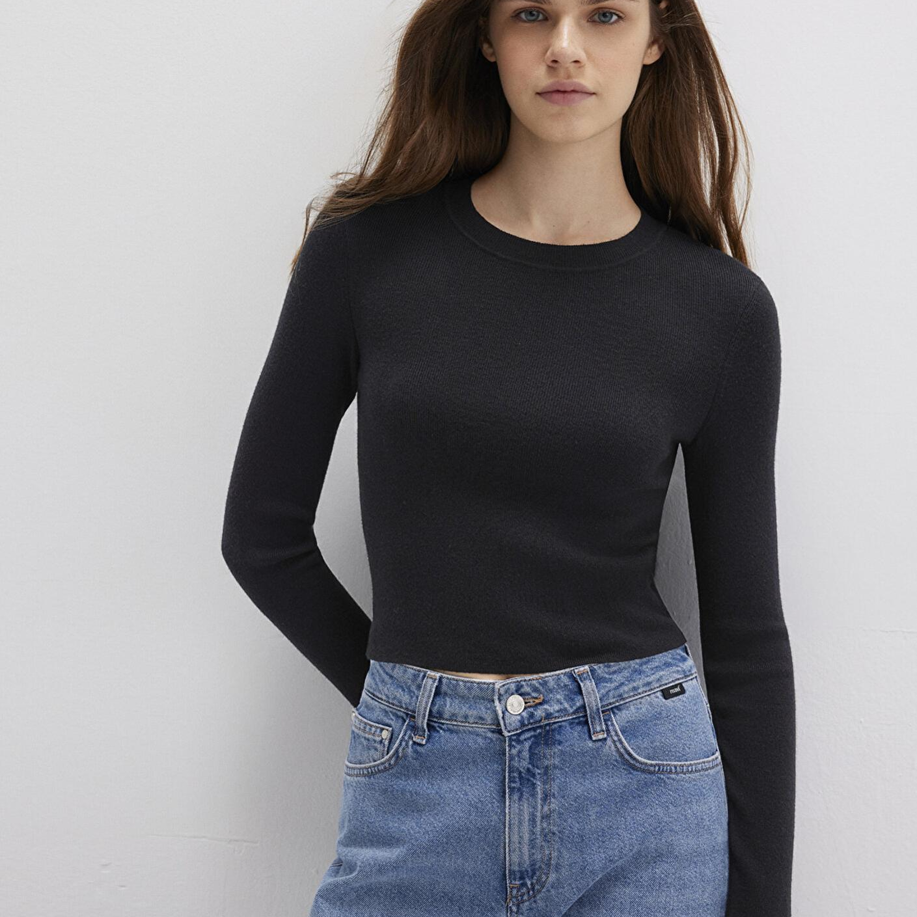 Mavi Bisiklet Yaka Siyah Crop Kazak Crop / Kısa Kesim 1710474-900