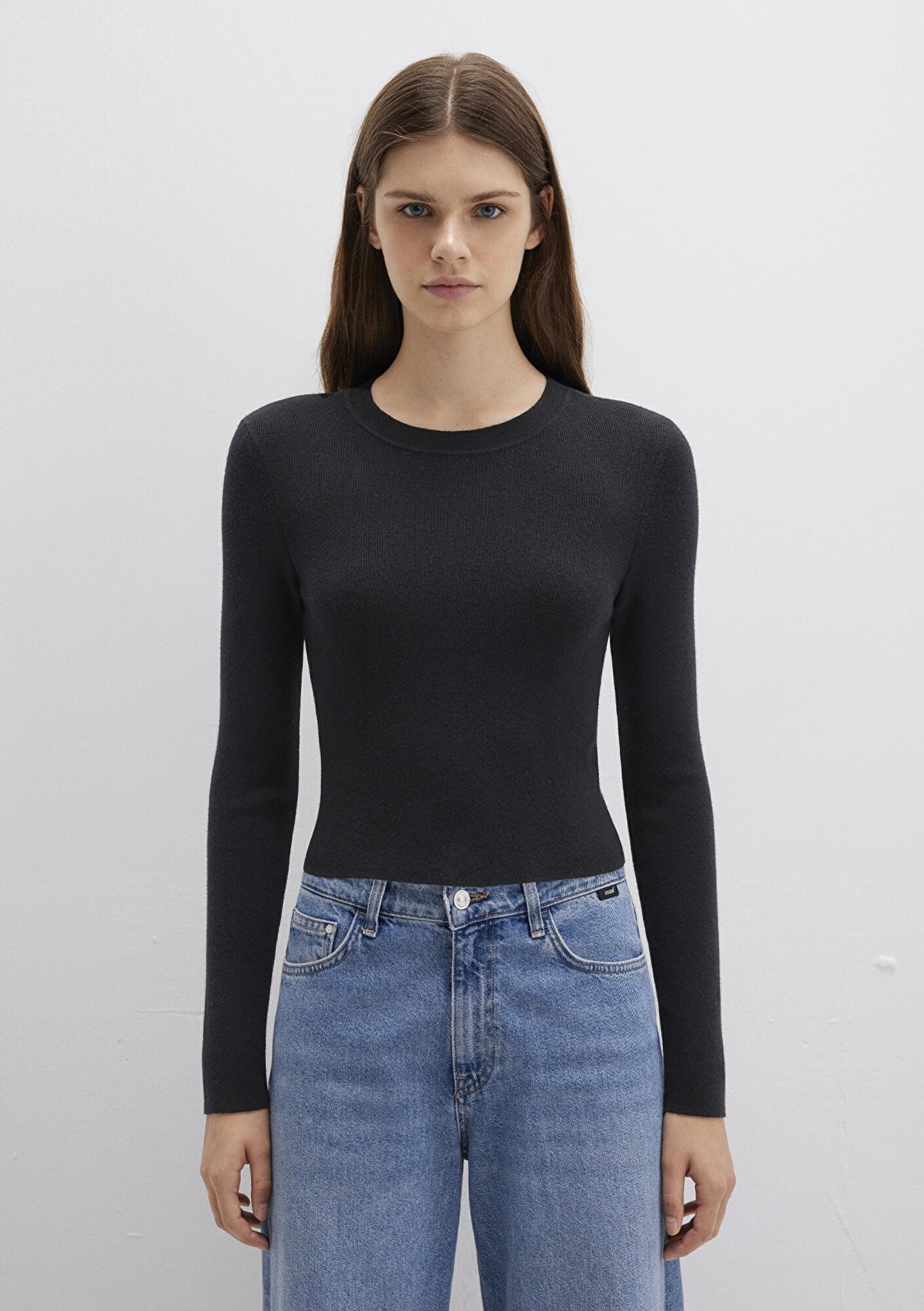 Mavi Bisiklet Yaka Siyah Crop Kazak Crop / Kısa Kesim 1710474-900