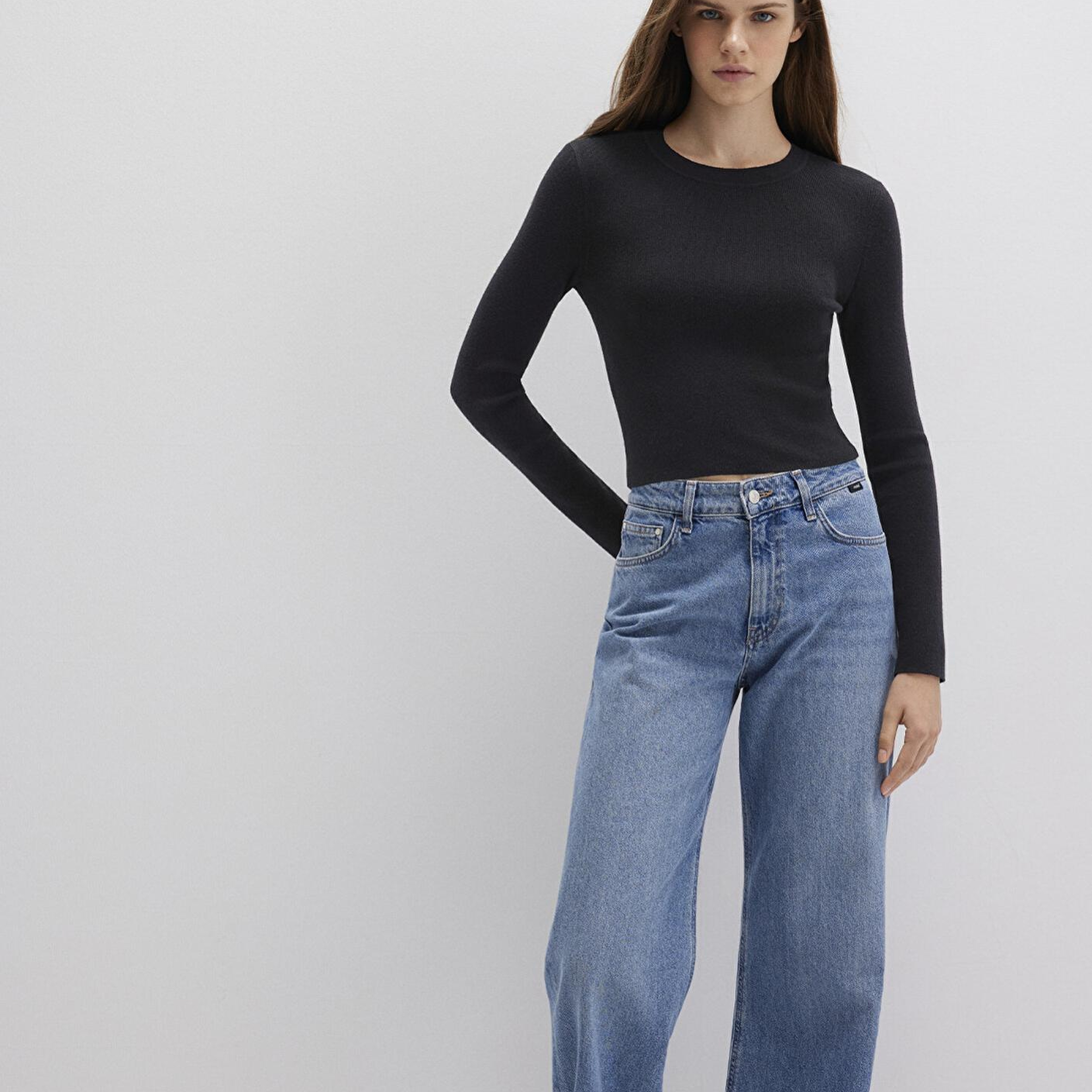 Mavi Bisiklet Yaka Siyah Crop Kazak Crop / Kısa Kesim 1710474-900