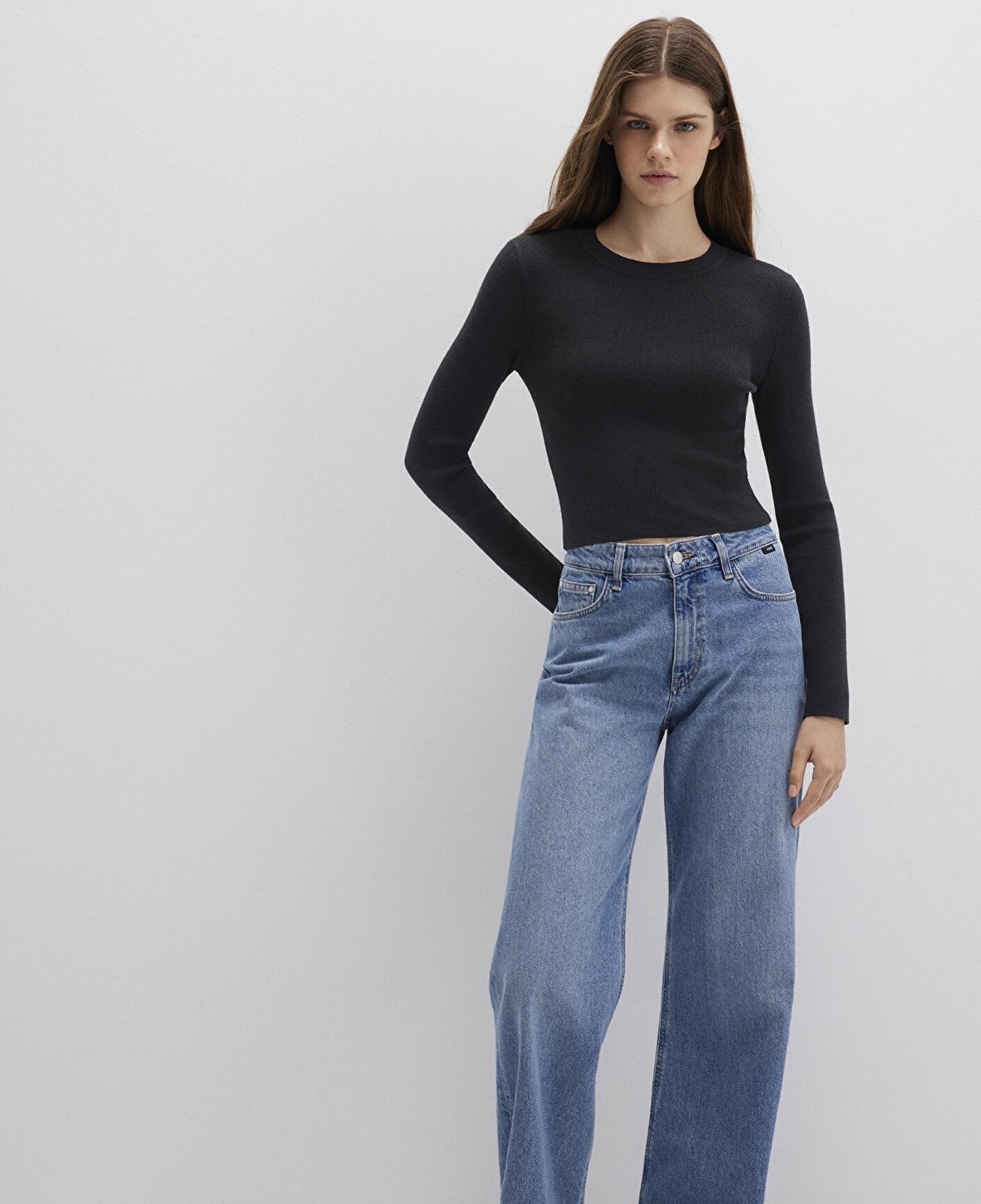 Mavi Bisiklet Yaka Siyah Crop Kazak Crop / Kısa Kesim 1710474-900