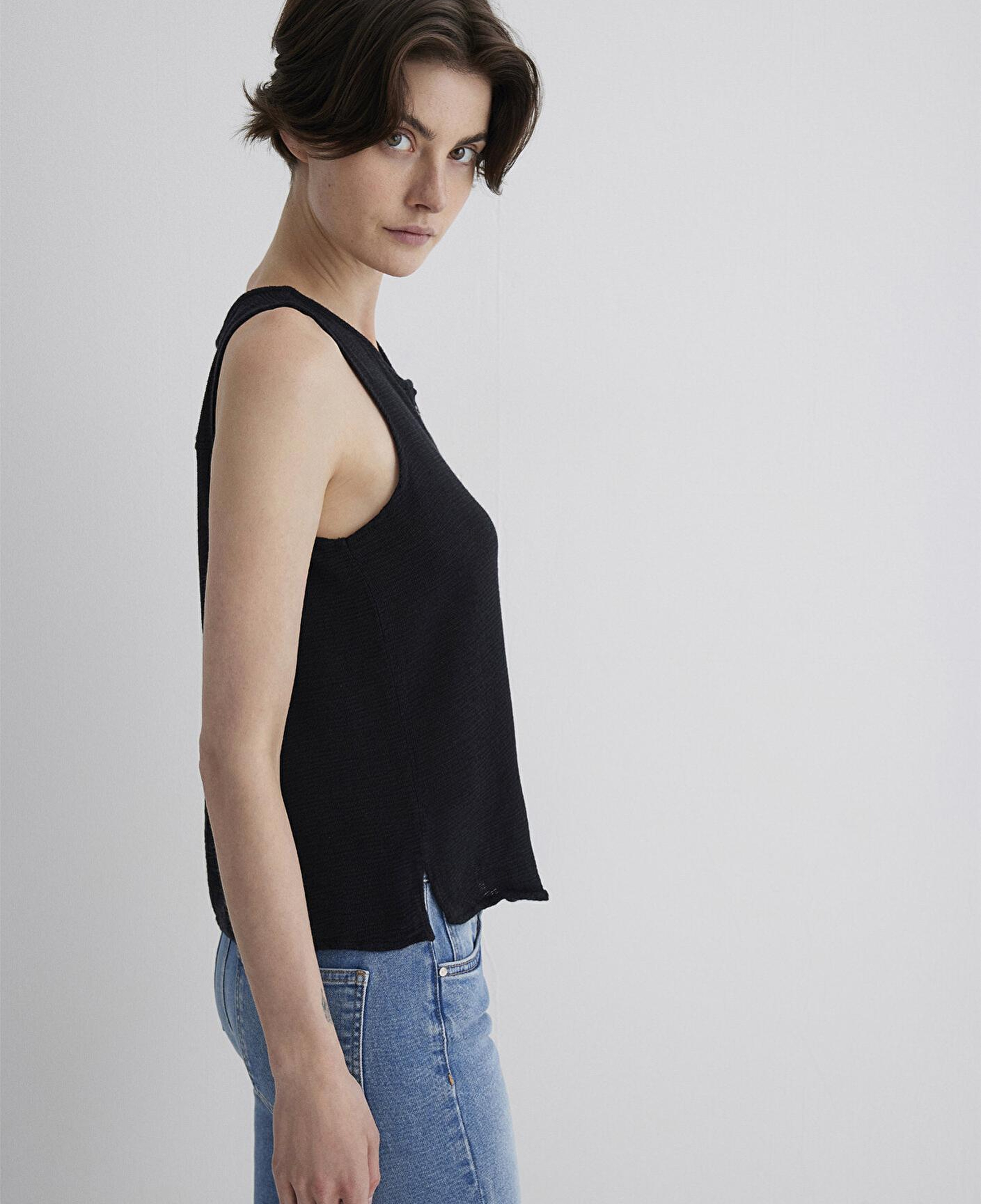 Mavi Kolsuz Siyah Bluz 1210710-900