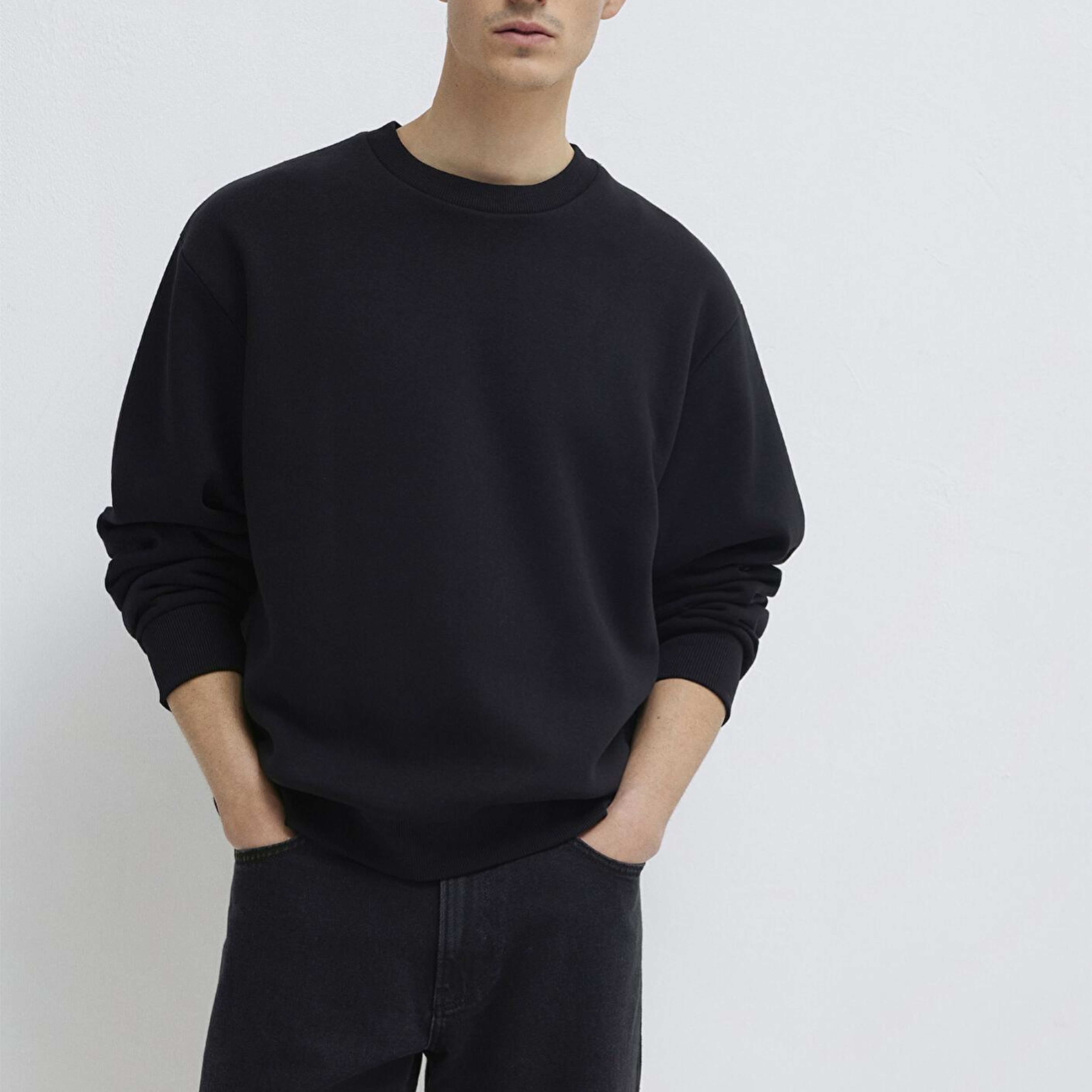 Mavi Bisiklet Yaka Siyah Basic Sweatshirt 0S10276-900