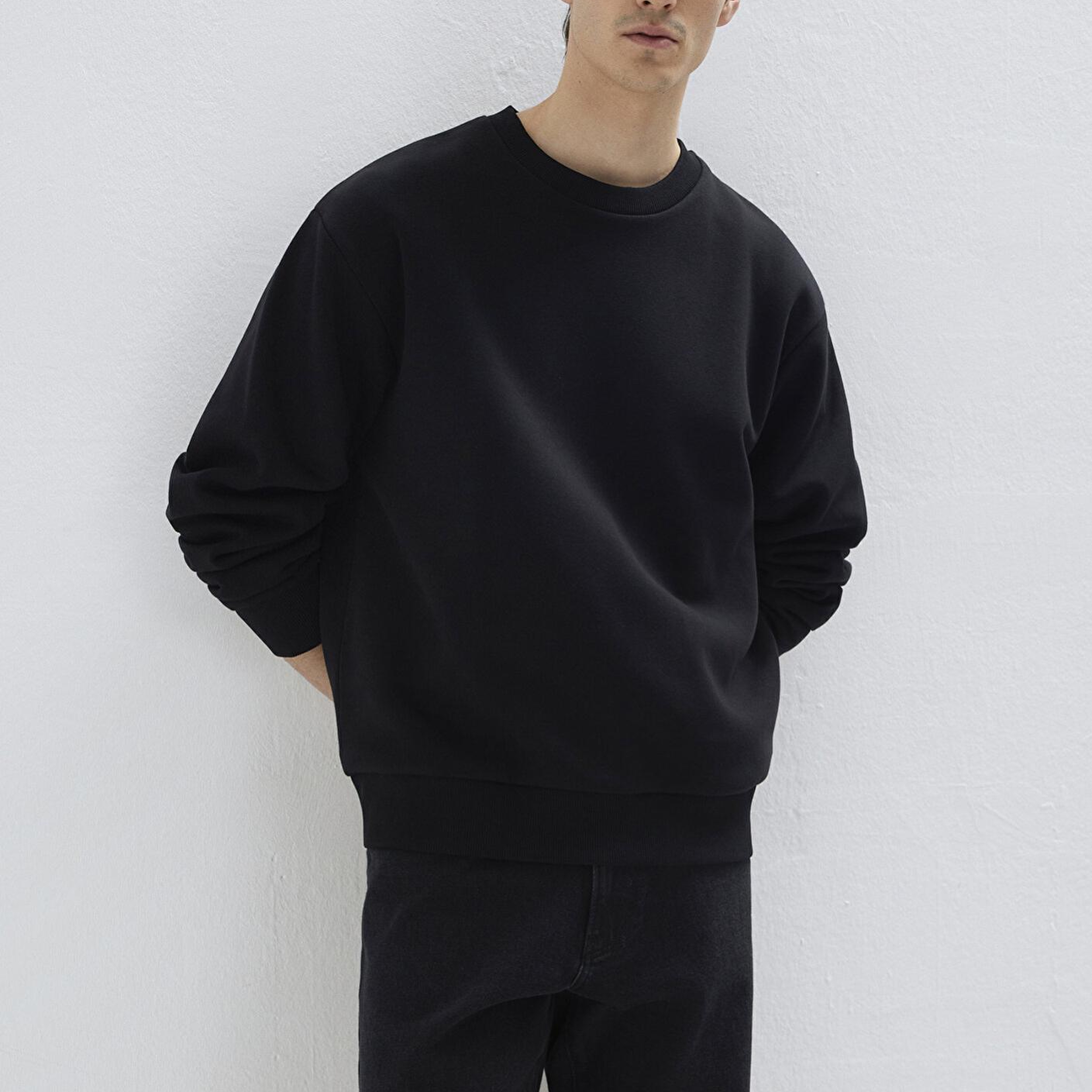 Mavi Bisiklet Yaka Siyah Basic Sweatshirt 0S10276-900