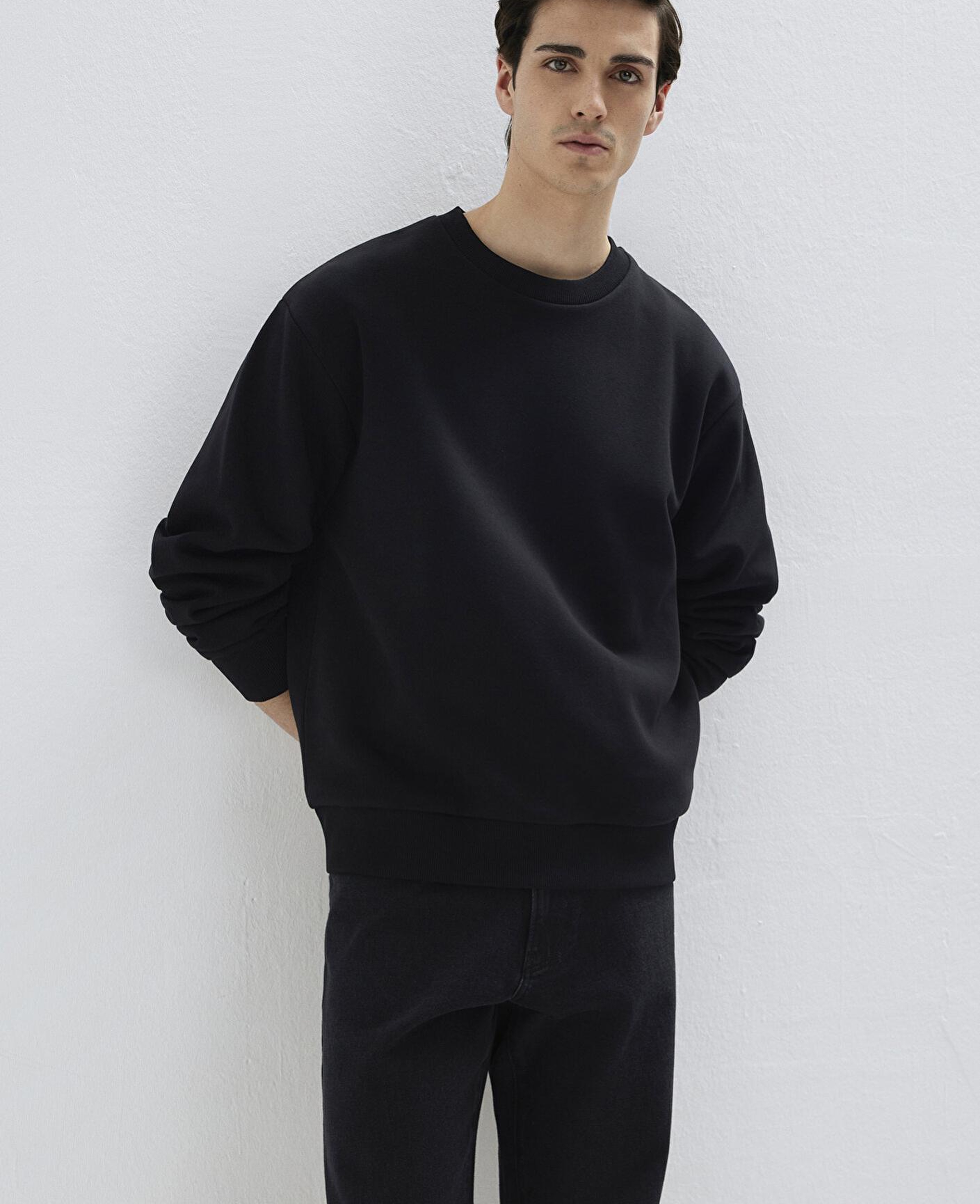 Mavi Bisiklet Yaka Siyah Basic Sweatshirt 0S10276-900