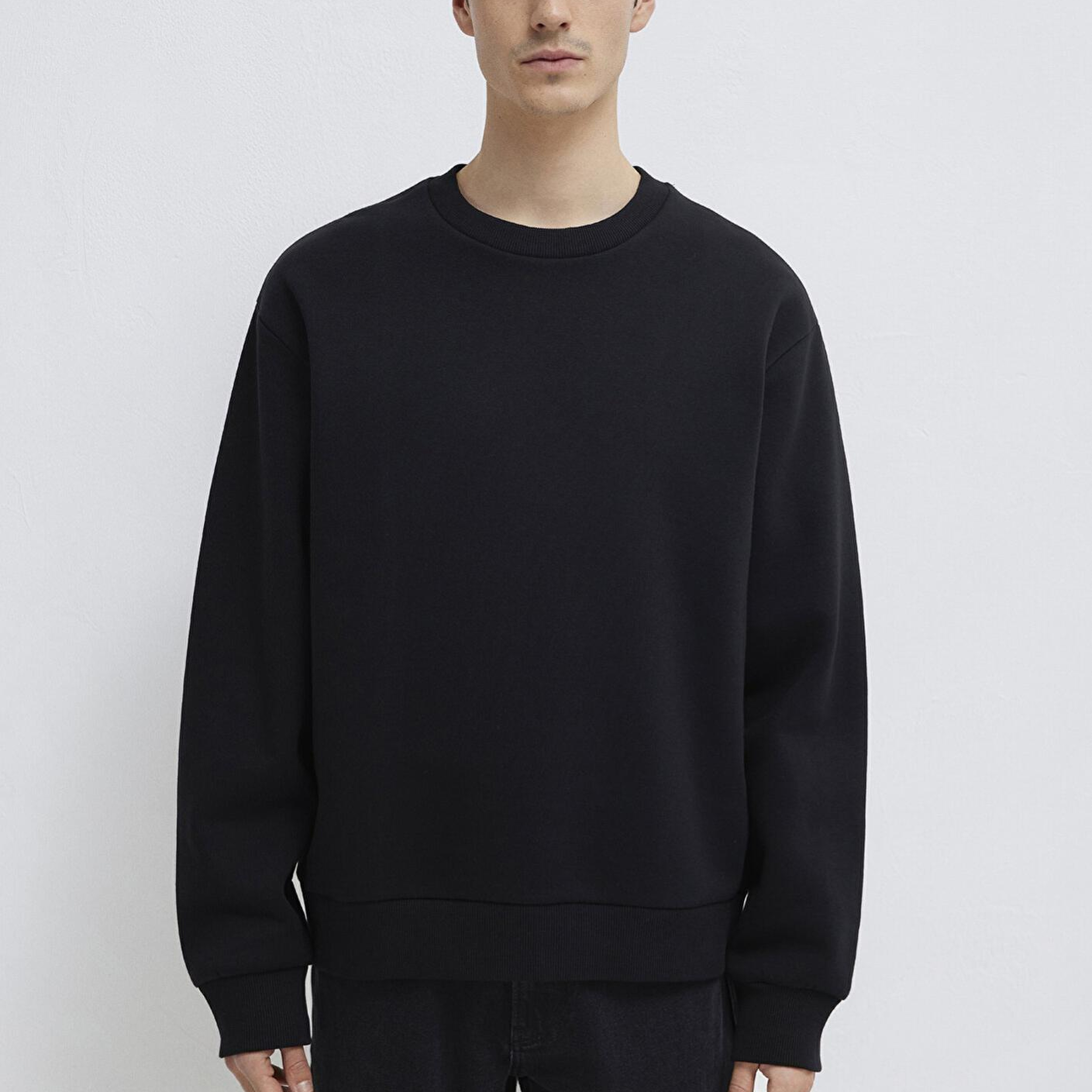 Mavi Bisiklet Yaka Siyah Basic Sweatshirt 0S10276-900