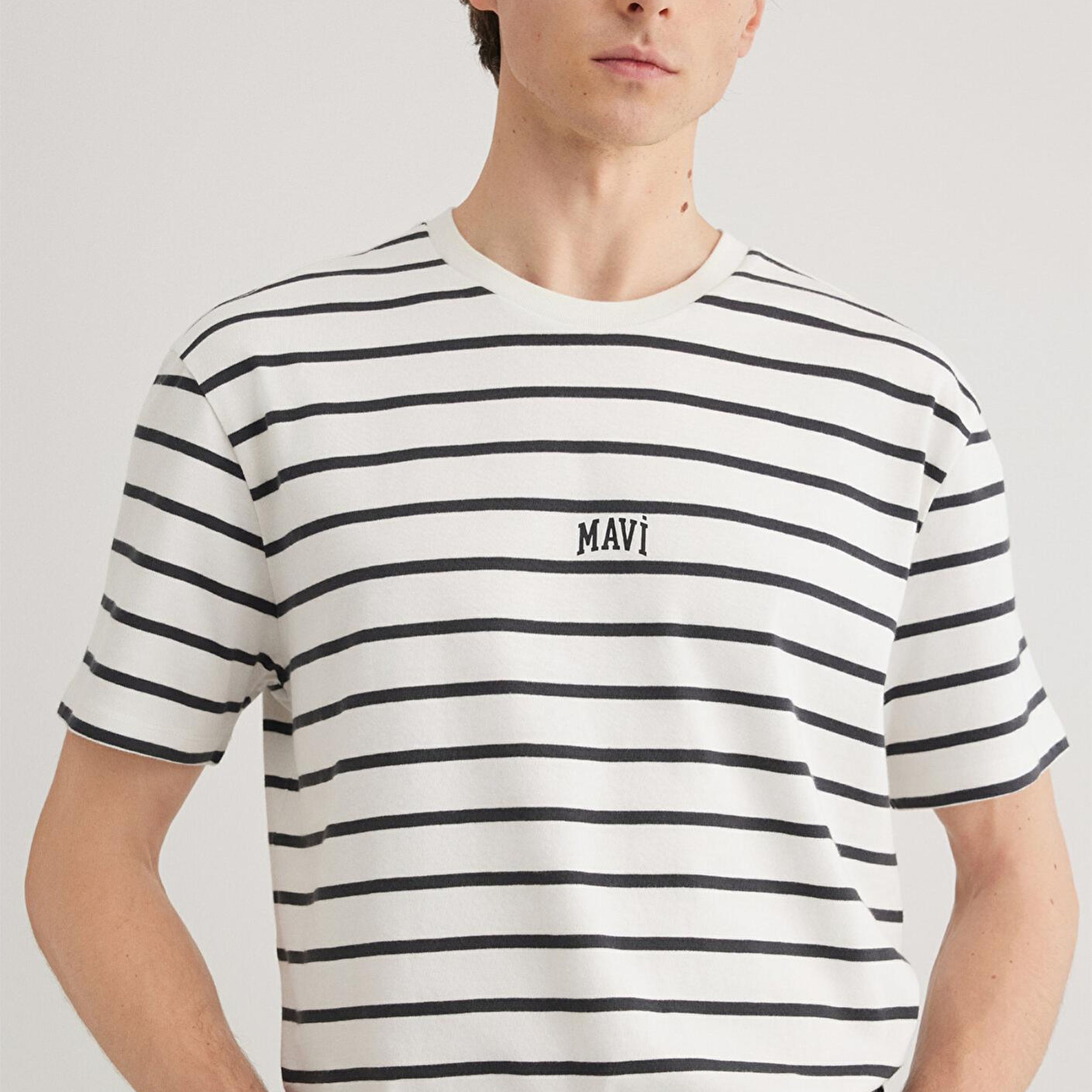 Mavi Mavi Logo Baskılı Çizgili Beyaz Tişört Loose Fit / Bol Rahat Kesim 0612420-86678