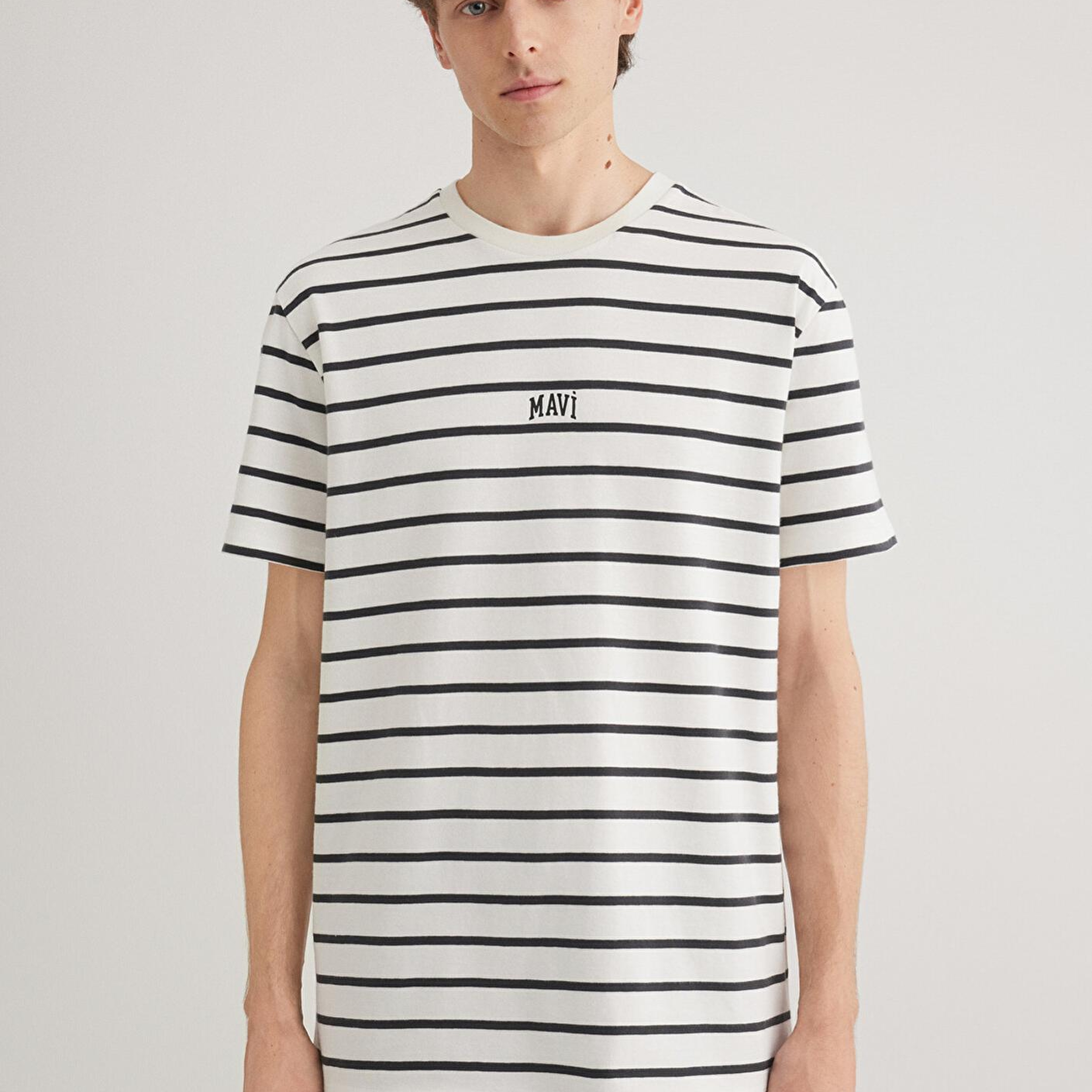 Mavi Mavi Logo Baskılı Çizgili Beyaz Tişört Loose Fit / Bol Rahat Kesim 0612420-86678