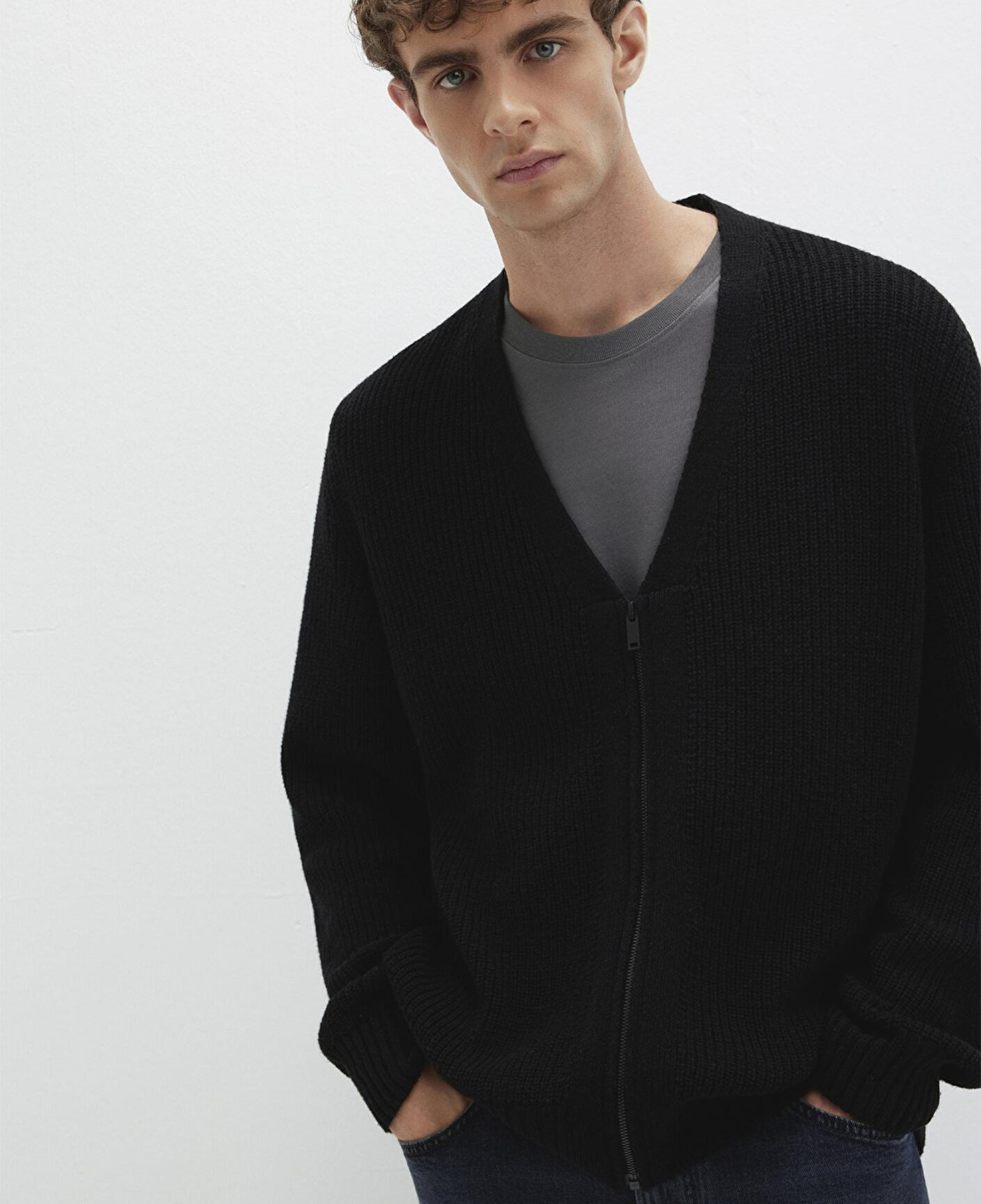 Mavi Yün Karışımlı Fermuarlı Siyah Hırka Regular Fit / Normal Kesim 0710262-900