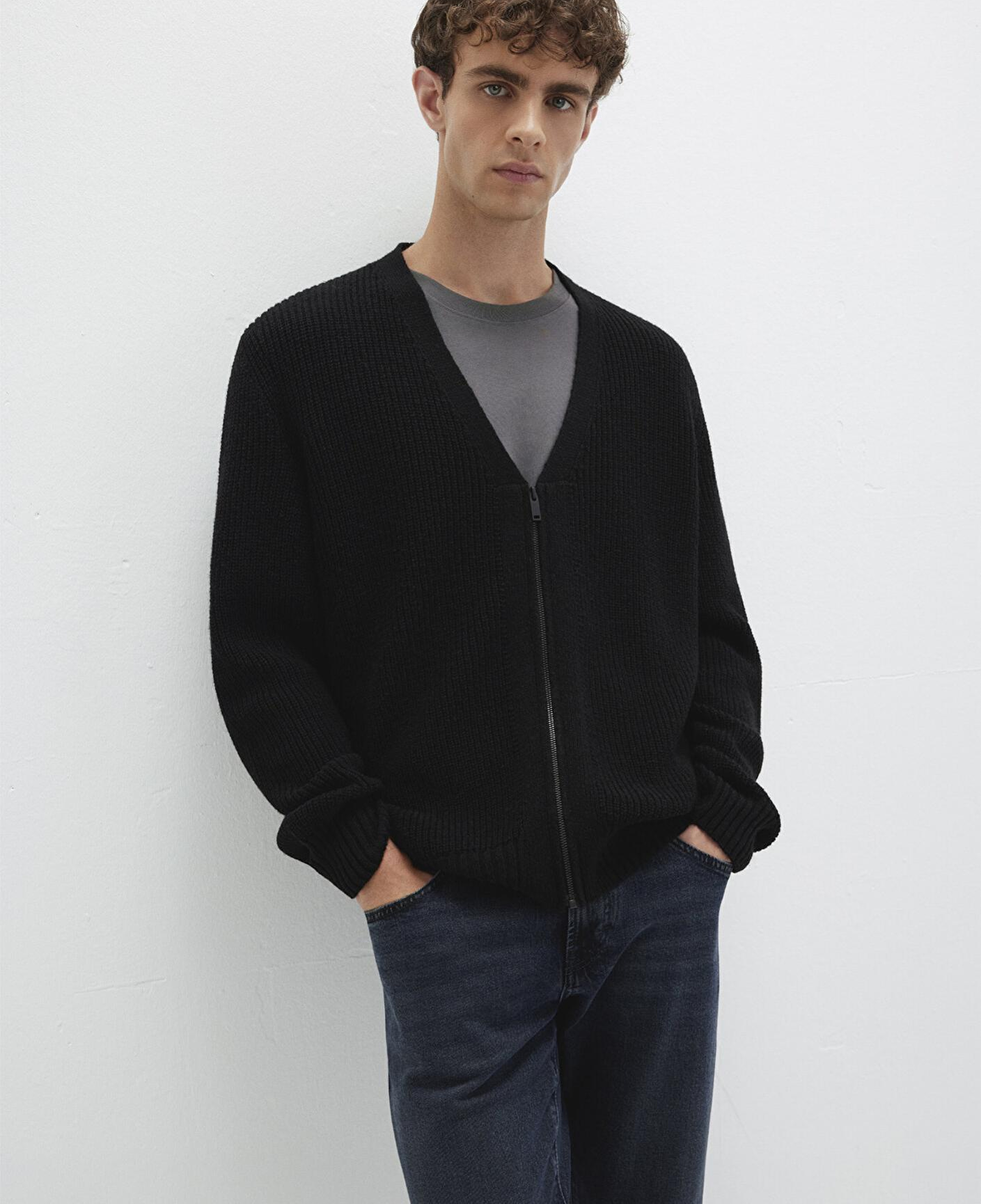 Mavi Yün Karışımlı Fermuarlı Siyah Hırka Regular Fit / Normal Kesim 0710262-900