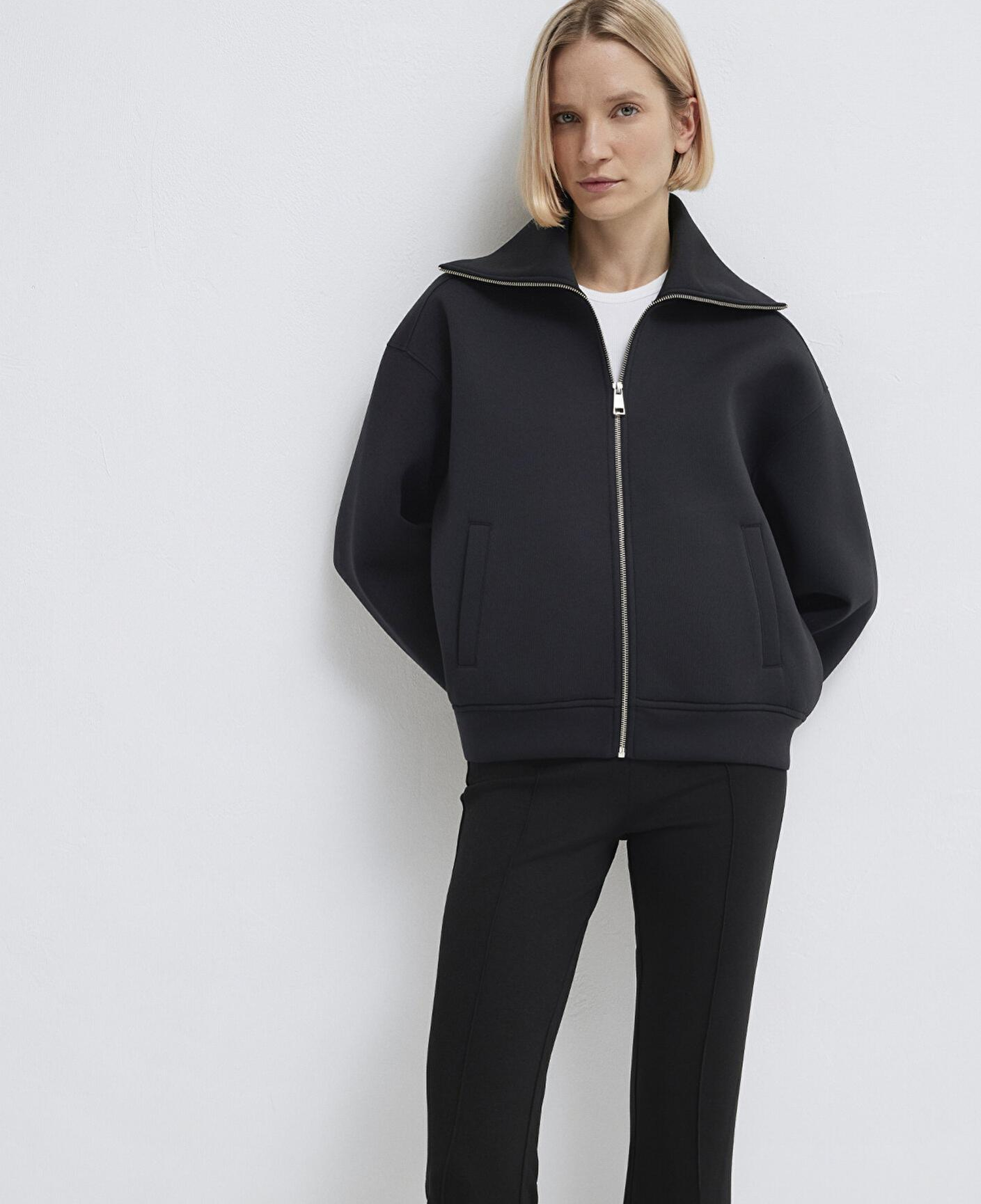 Mavi Sporty Lux Fermuarlı Siyah Sweatshirt 1S10295-900