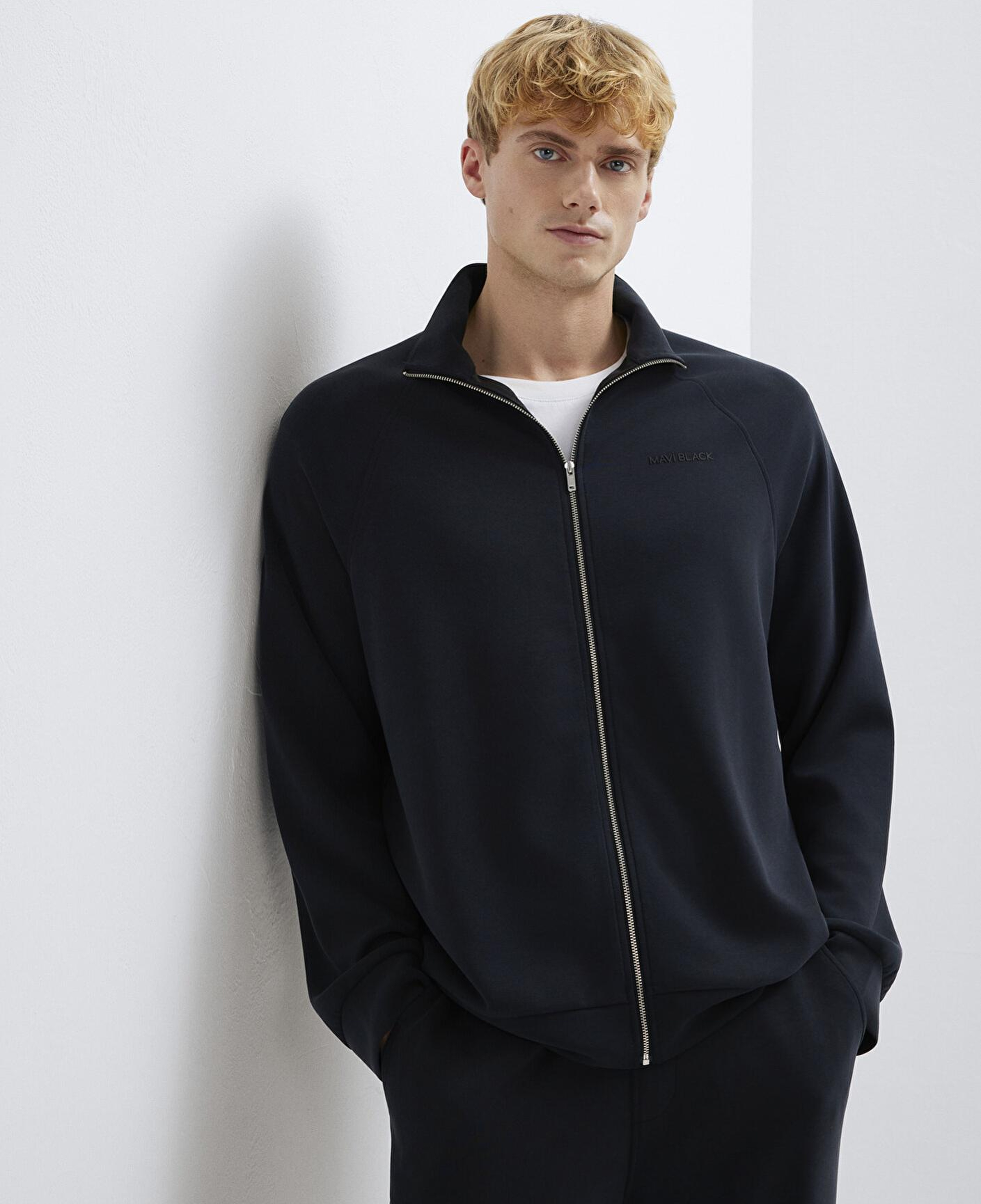 Mavi Fermuarlı Siyah Sweatshirt 0S10328-71379