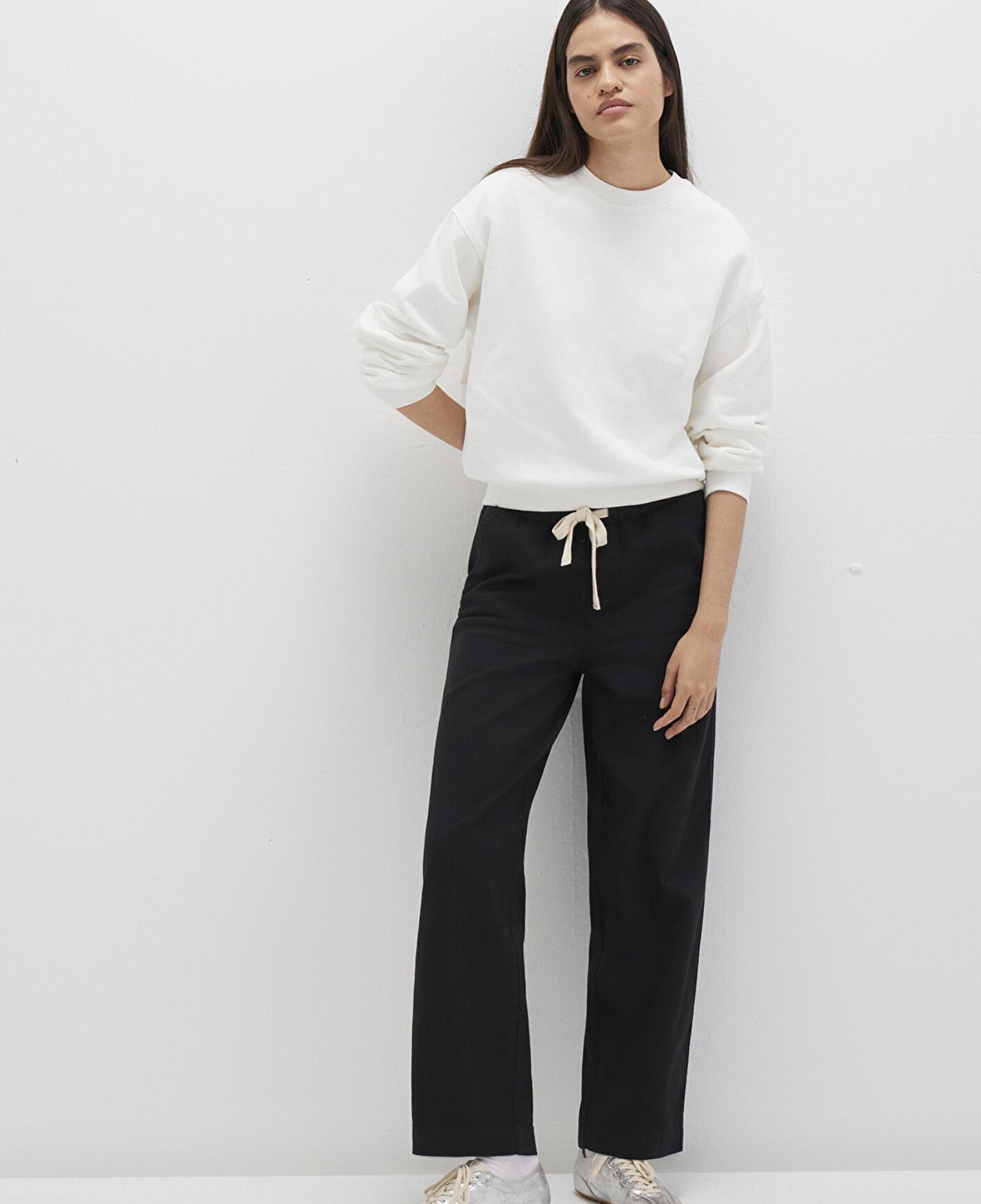 Mavi Beli Bağcıklı Siyah  Pantolon 1010945-900