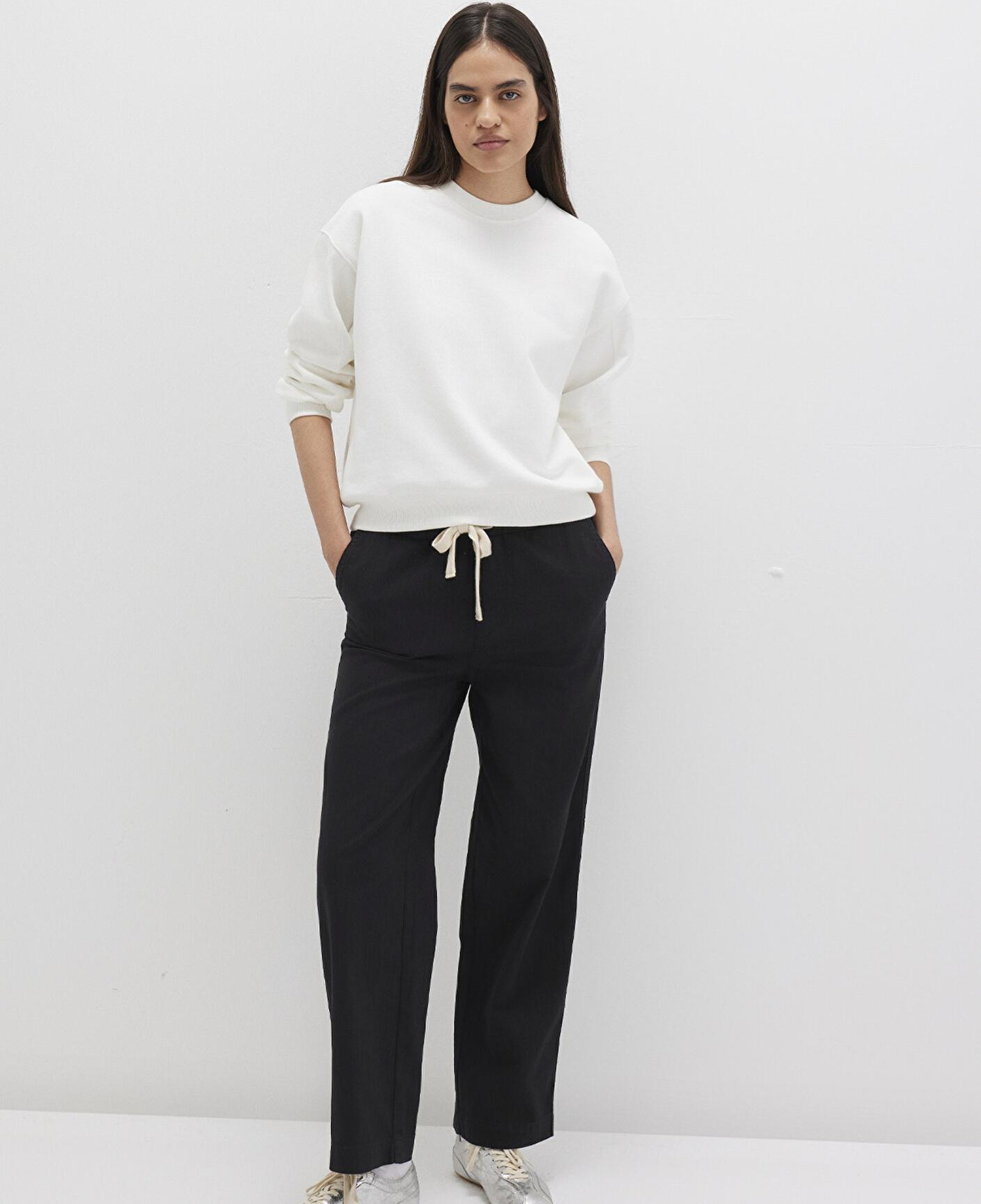 Mavi Beli Bağcıklı Siyah  Pantolon 1010945-900