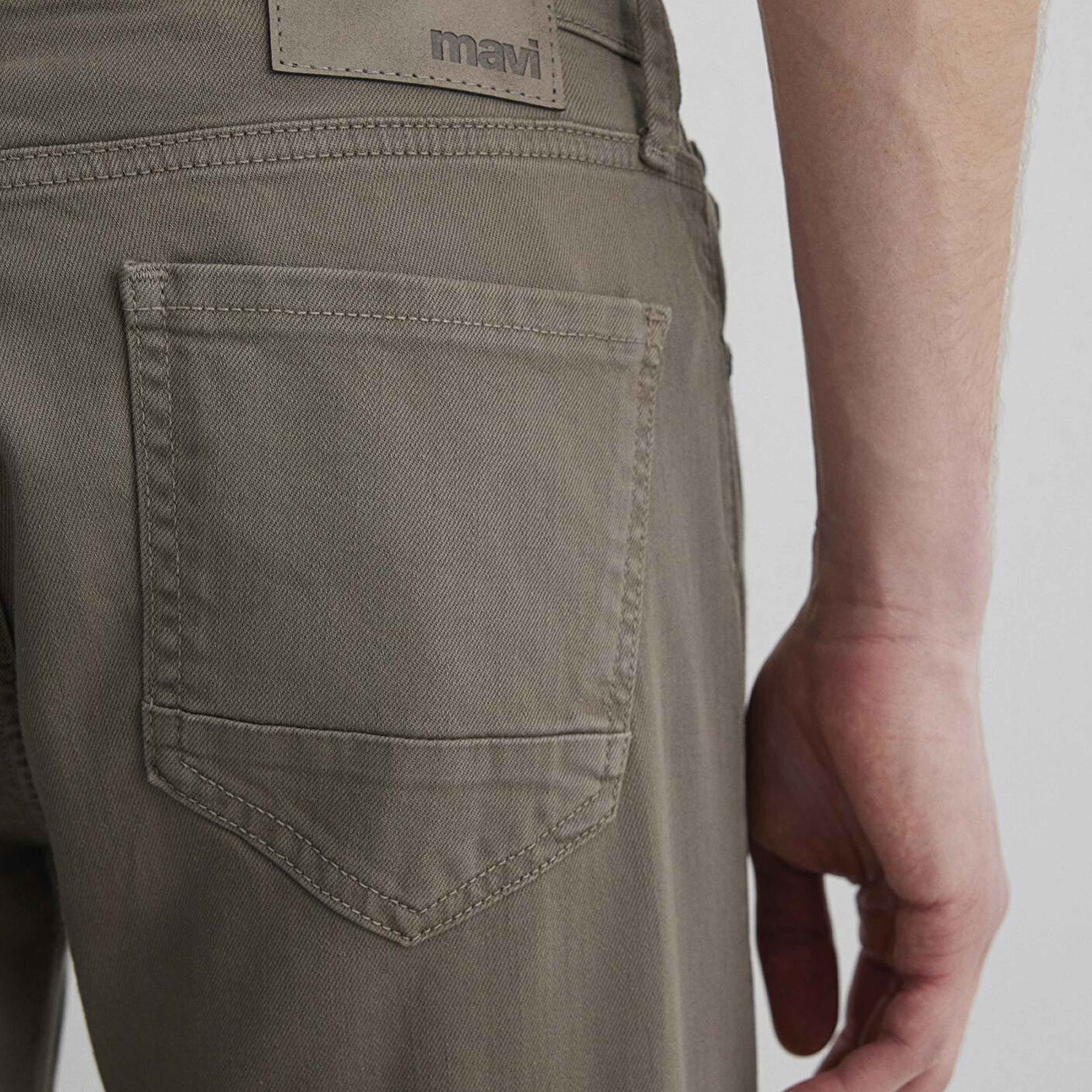 Mavi Marcus Puslu Zeytin Yeşili Comfort Gabardin Pantolon 0035188050