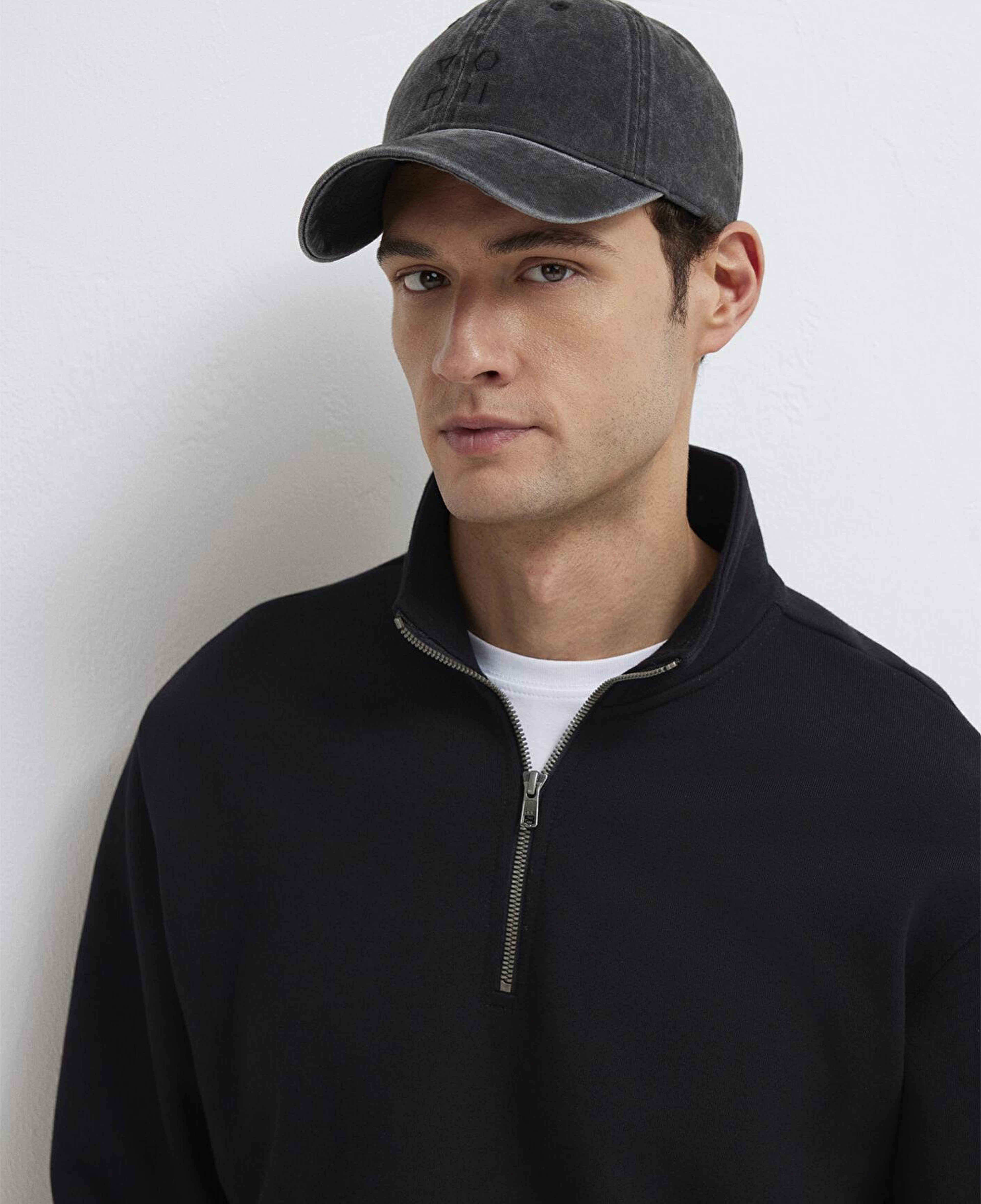 Mavi İşlemeli Antrasit Şapka 0911886-34314