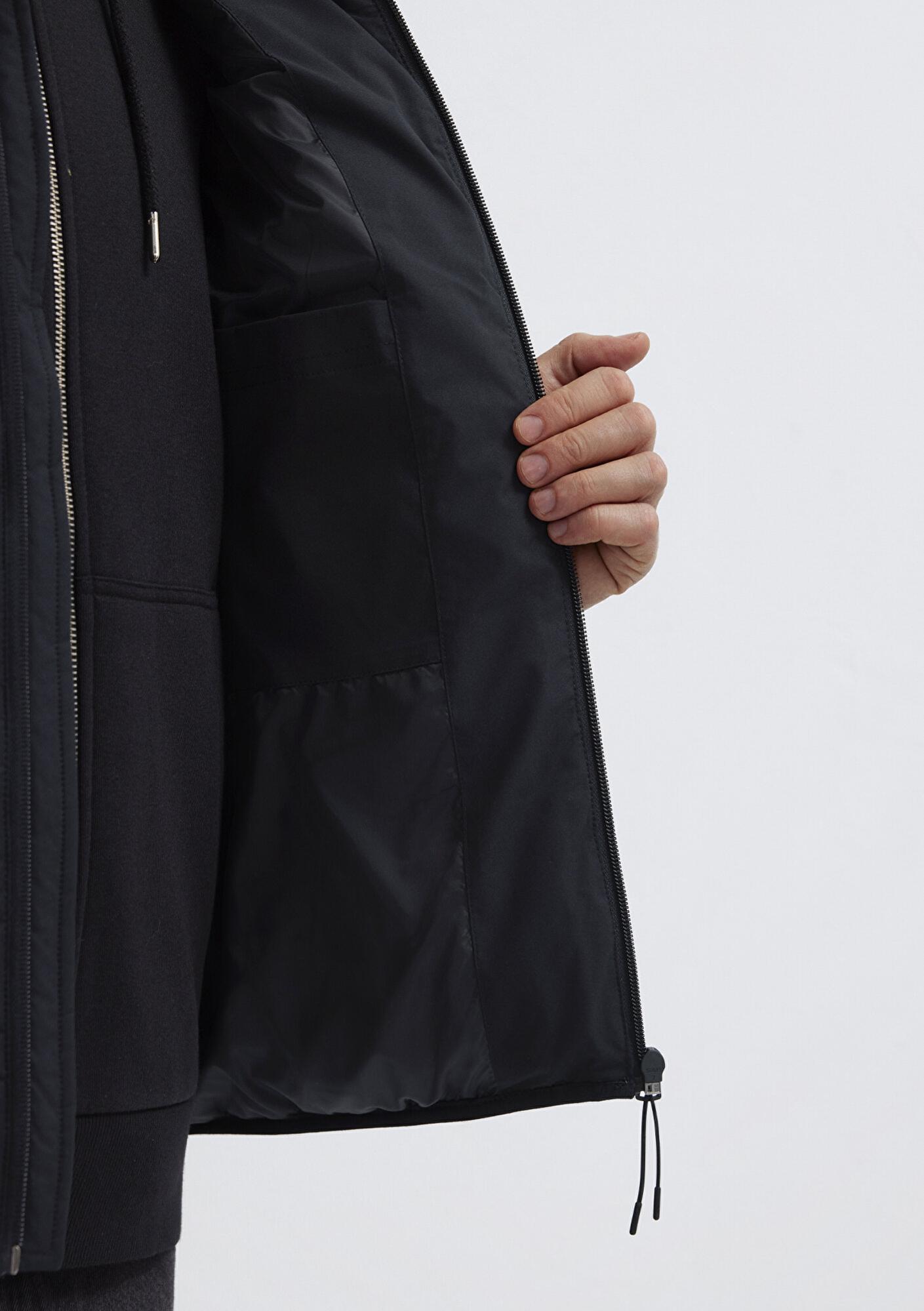 Mavi Mavi Jeans Detaylı Kapüşonlu Siyah Şişme Yelek Regular Fit / Normal Kesim 0110554-900