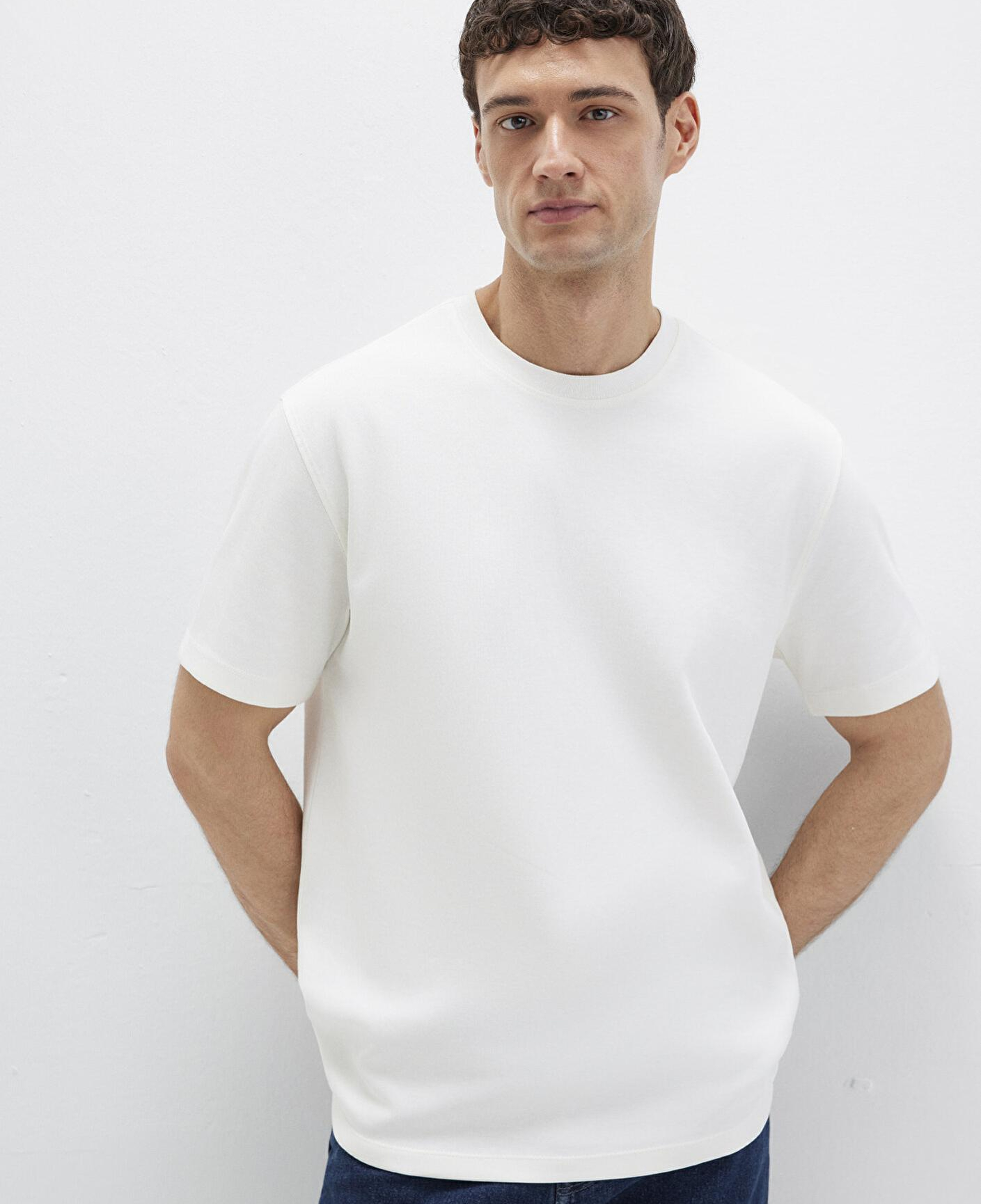 Mavi Mavi Black Ekru Basic Tişört Loose Fit / Bol Rahat Kesim 0612731-70057