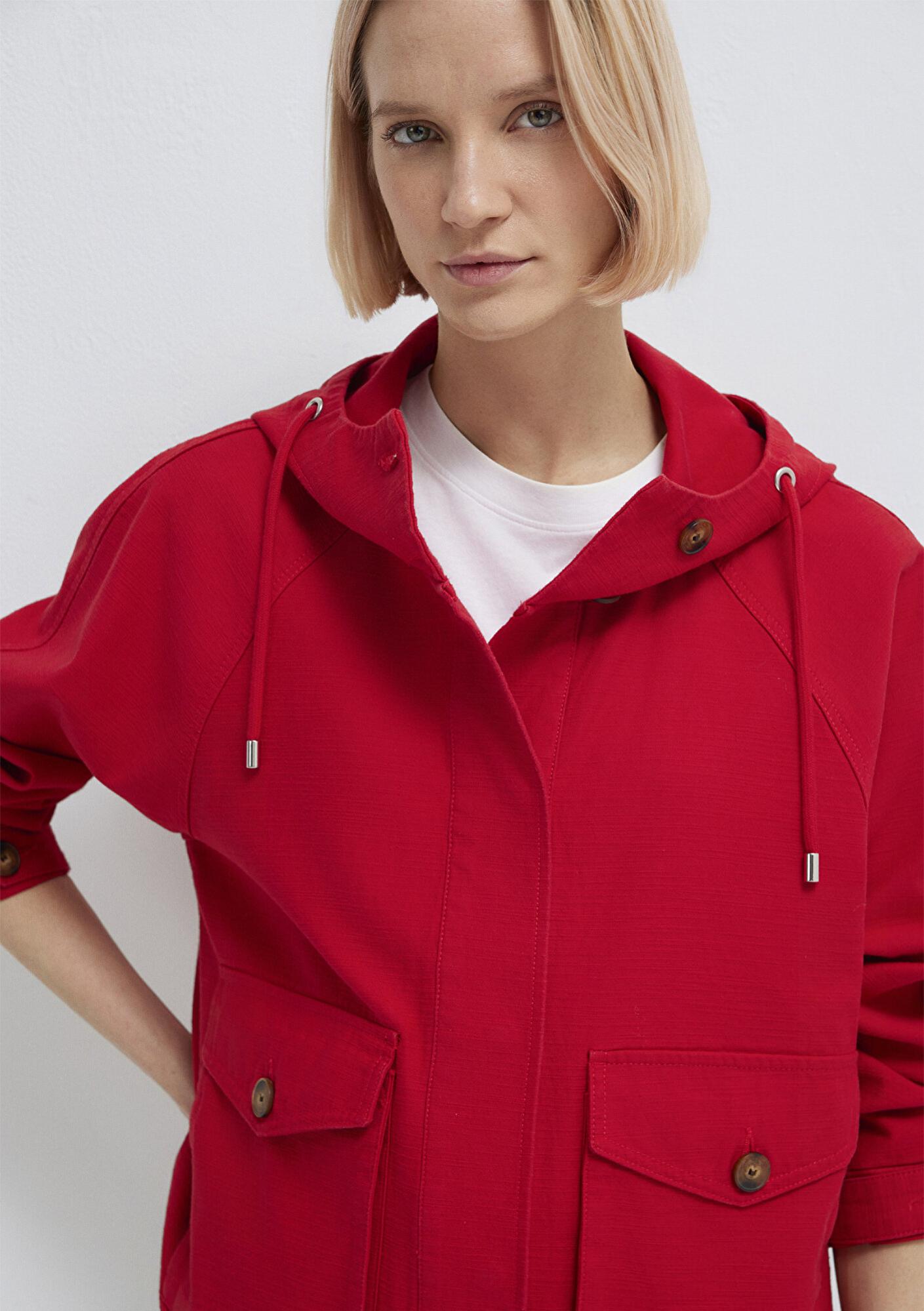 Mavi Kapüşonlu Kırmızı Kısa Ceket Oversize / Geniş Kesim 1110625-70463